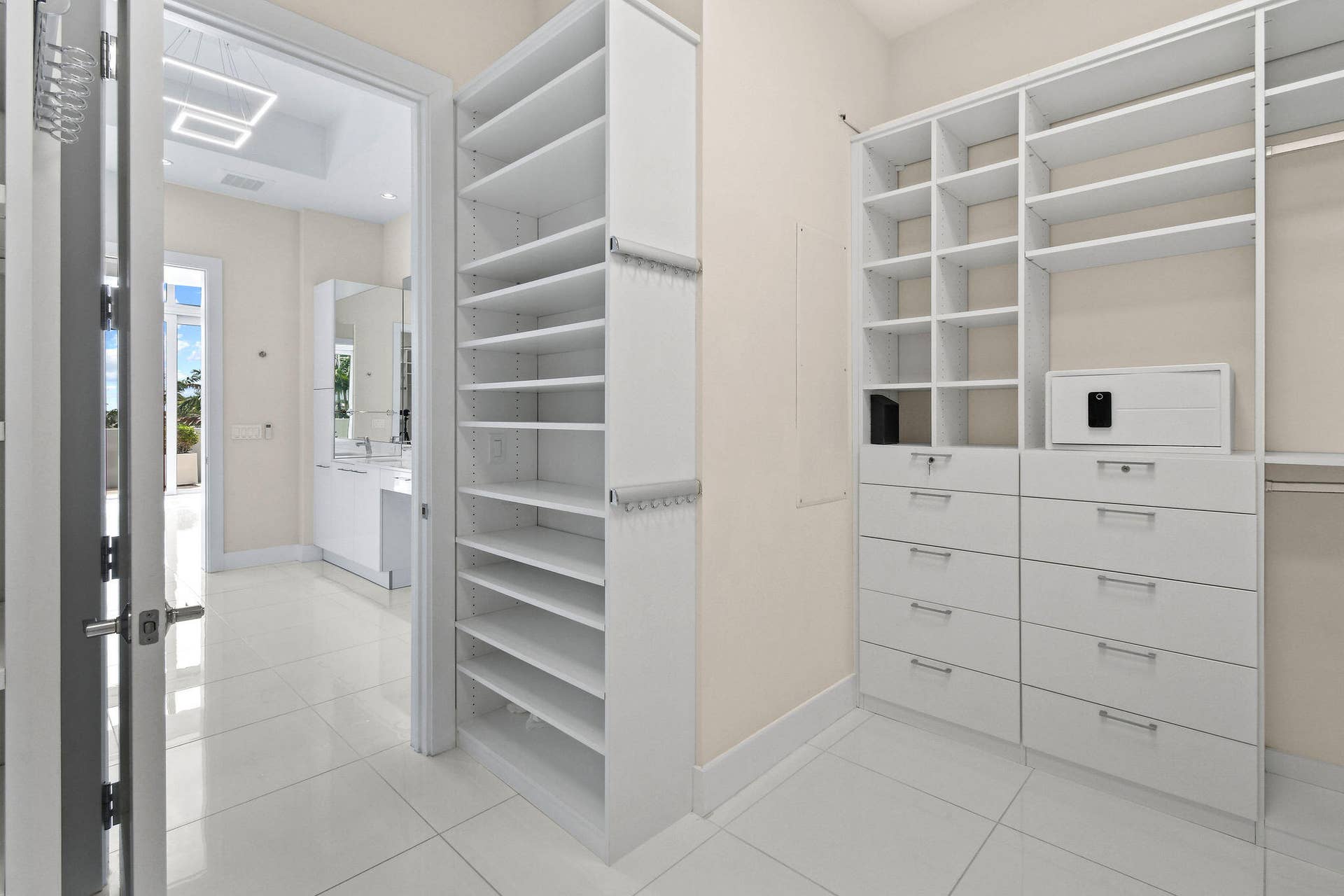 2 Water Club Way, #301, North Palm Beach, FL 33408 2WaterClubWay#301(30)