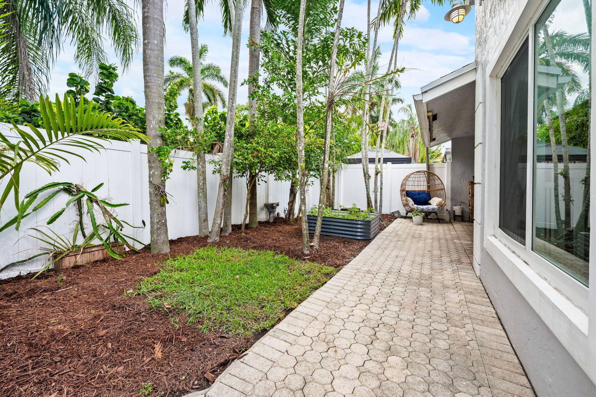 5591 SW 99th Avenue, Cooper City, FL 33328 25-web-or-mls-5591-sw-99th-ave