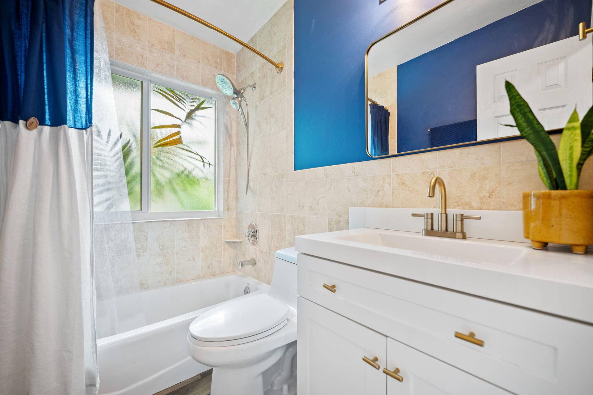 5591 SW 99th Avenue, Cooper City, FL 33328 Bathroom two