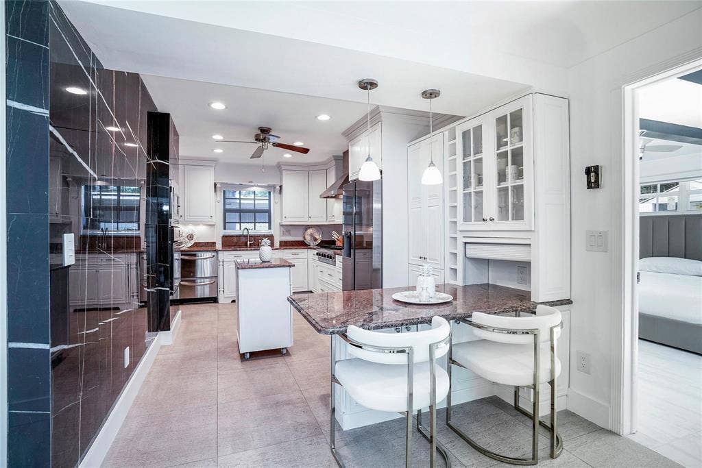 1940 Harbourview Drive, Fort Lauderdale, FL 33316 Kitchen
