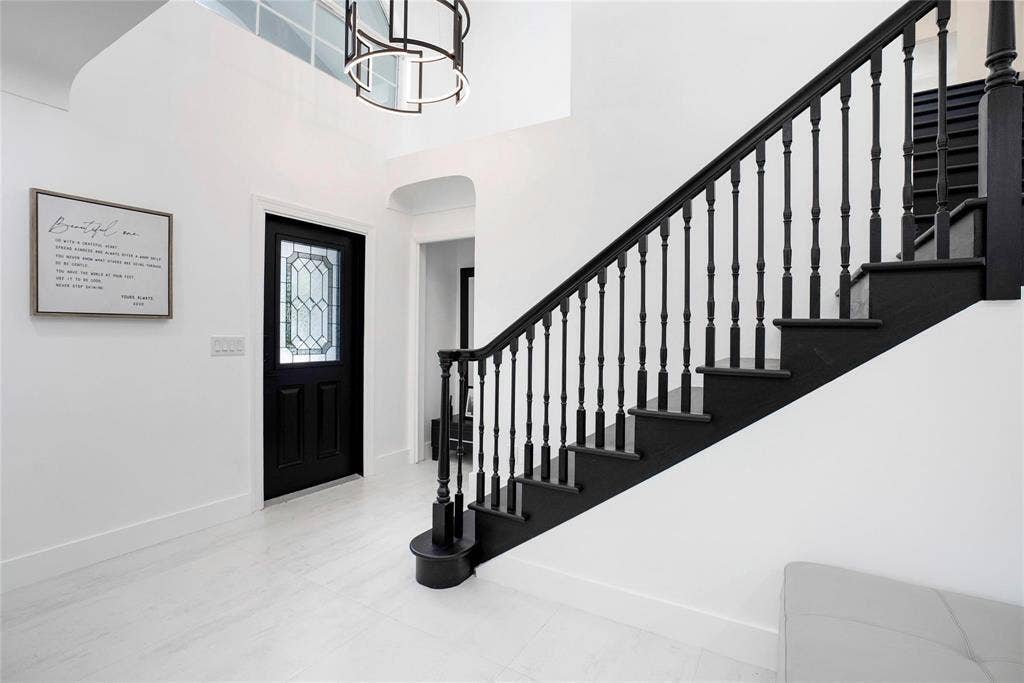 1940 Harbourview Drive, Fort Lauderdale, FL 33316 Front Entrance