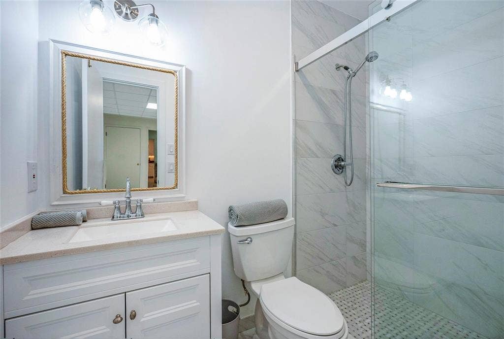 1940 Harbourview Drive, Fort Lauderdale, FL 33316 Down Stairs Guest Bathroom