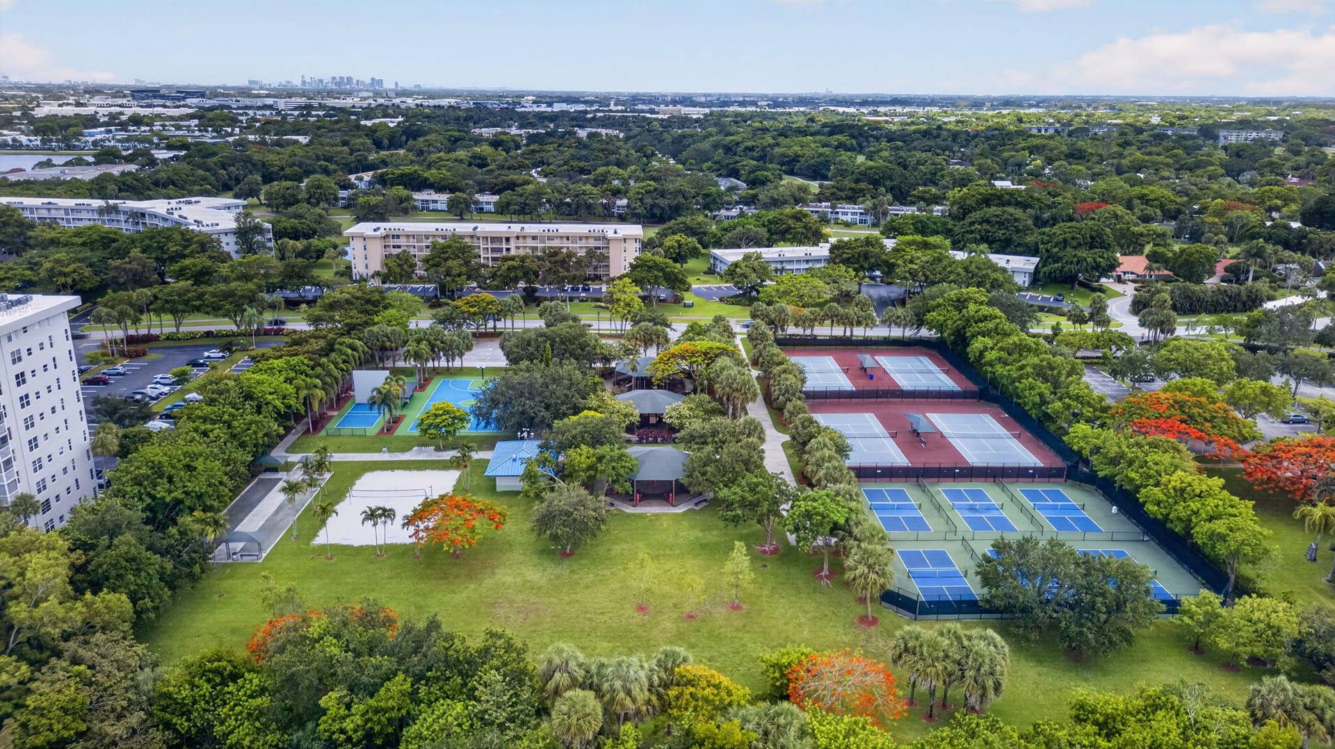 3960 Oaks Clubhouse, #110, Pompano Beach, FL 33069 53-web-or-mls-DJI_20260616141432_0394_D