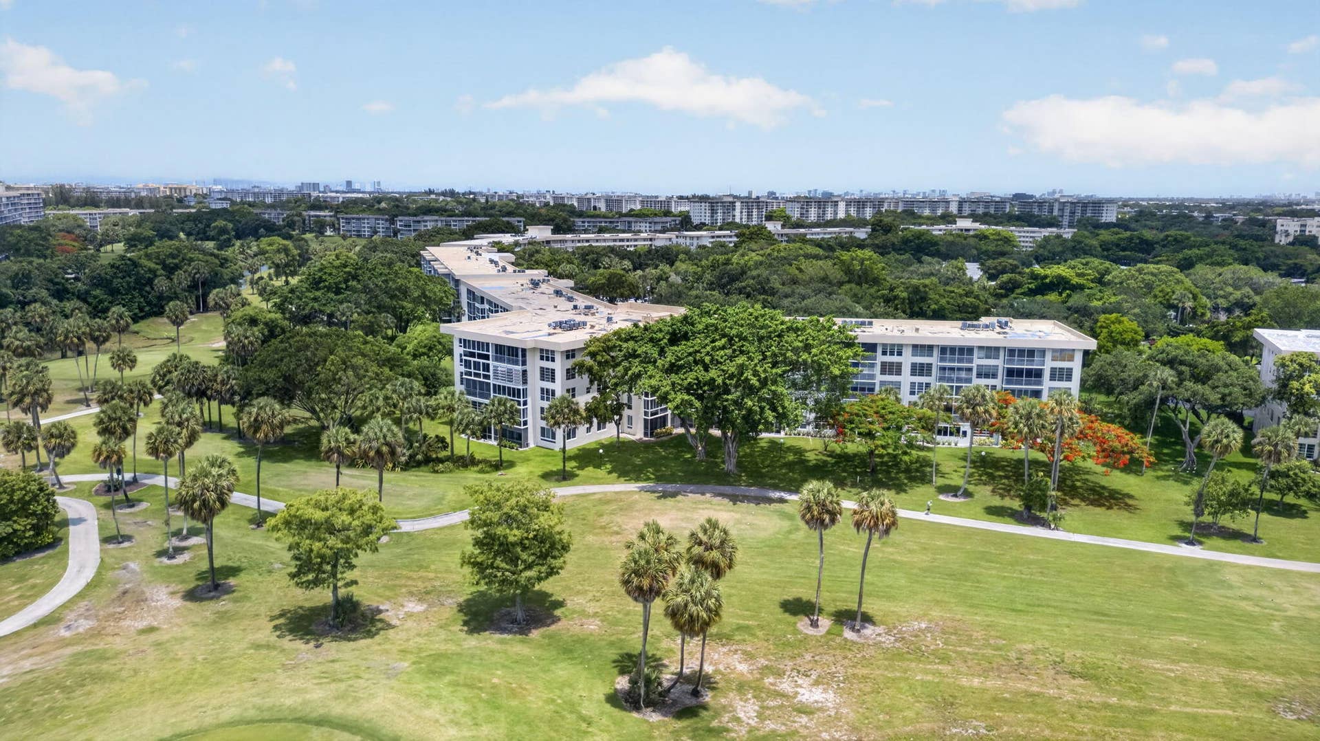 3960 Oaks Clubhouse, #110, Pompano Beach, FL 33069 50-web-or-mls-DJI_20260616141227_0375_D
