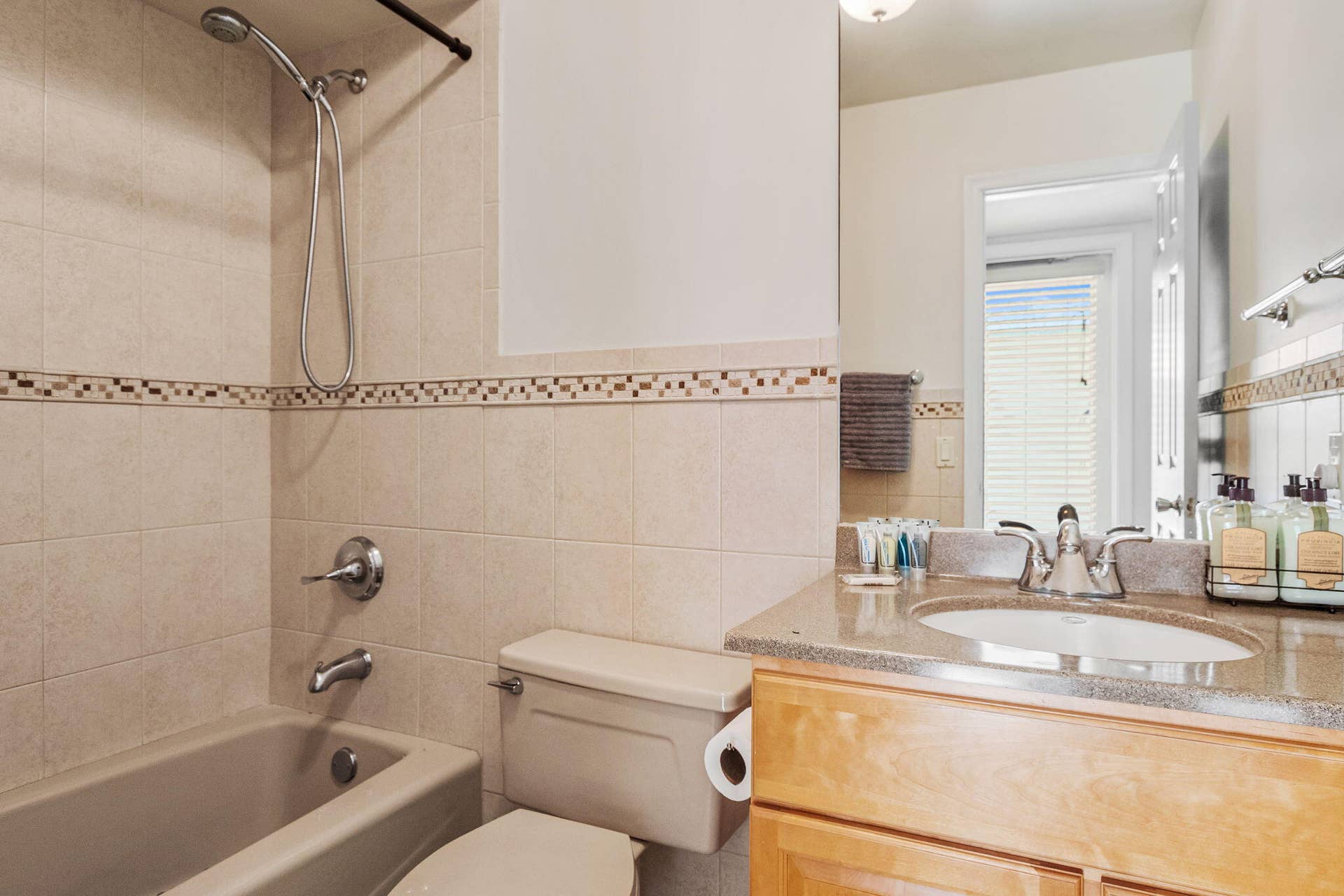 4850 NE 25th Avenue, #West, Fort Lauderdale, FL 33308 49-web-or-mls-4850-ne-25th-ave-1-2