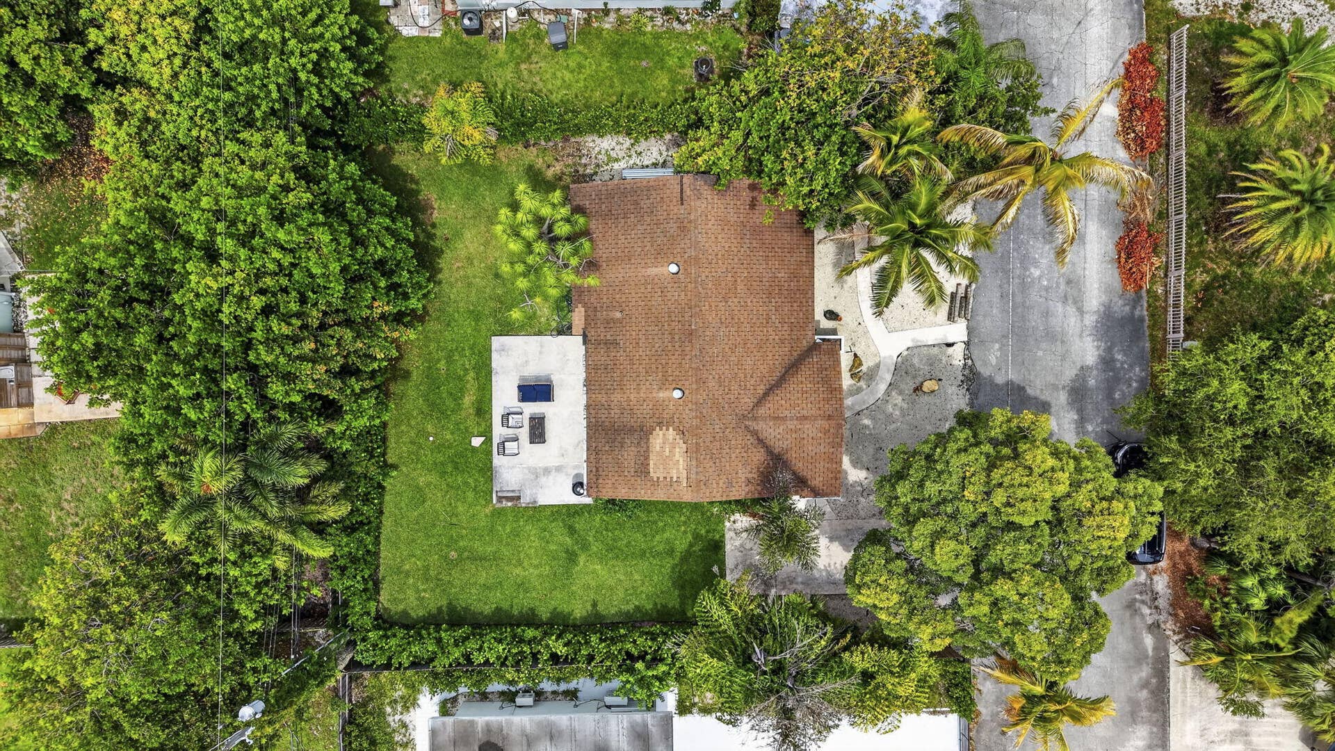 1875 Ridge Road, Juno Beach, FL 33408 54-web-or-mls-DJI_20260707145400_0416_D
