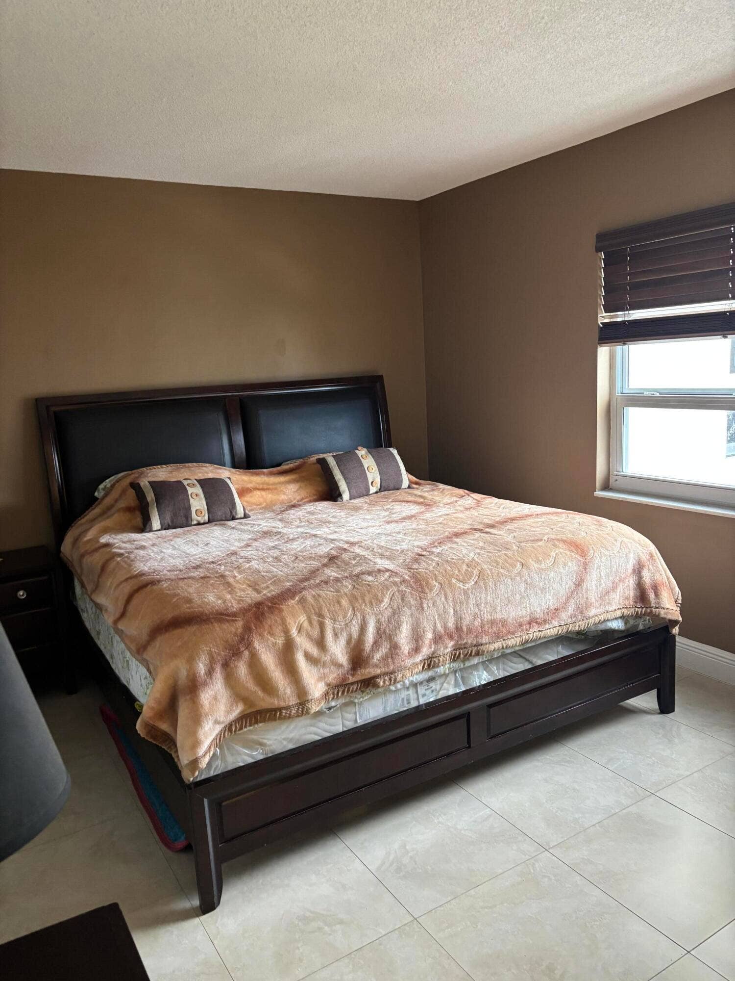 6000 N Ocean Boulevard, #10a, Lauderdale-By-The-Sea, Lauderdale By The Sea, FL 33308 676D4DC4-4F39-4857-8CCC-7DF03DFAB6D7