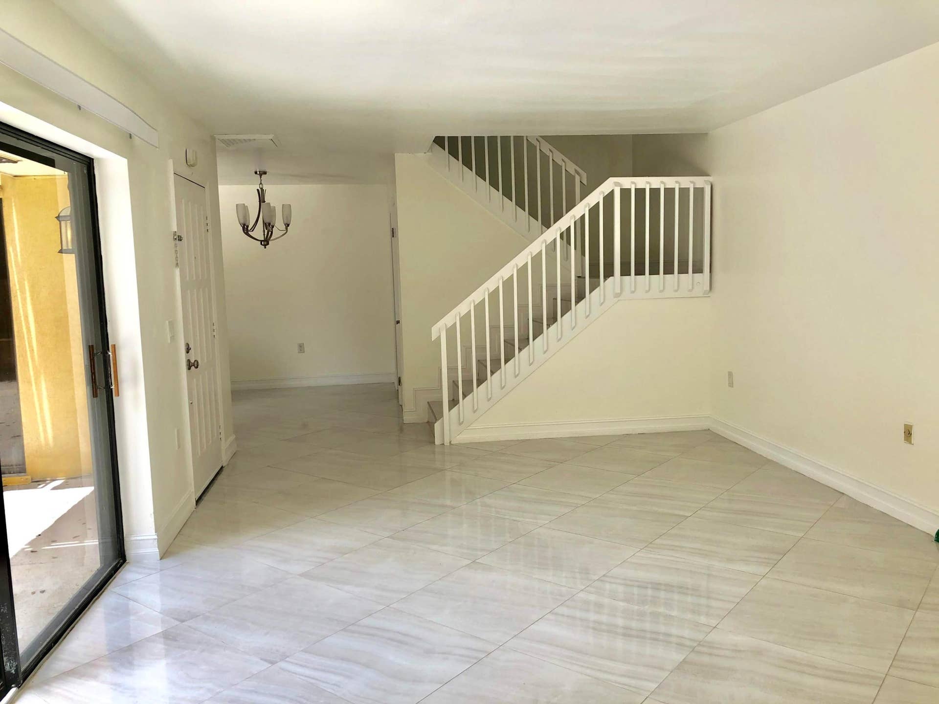910 9th Way, West Palm Beach, FL 33407 Living Dinig