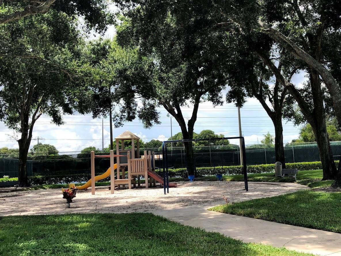 910 9th Way, West Palm Beach, FL 33407 Playgound