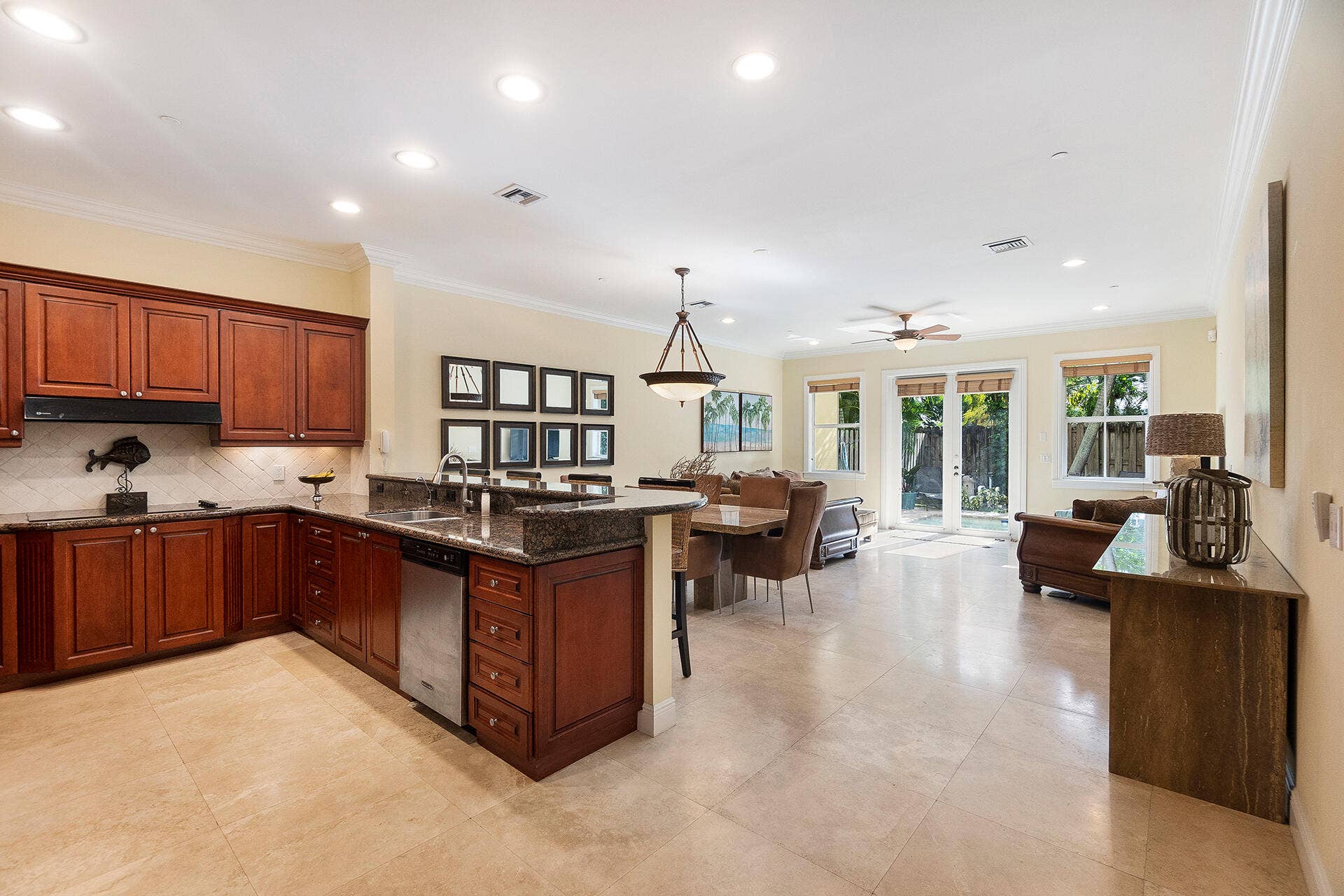 1421 NE 26th Ave Fort Lauderdale AF-64