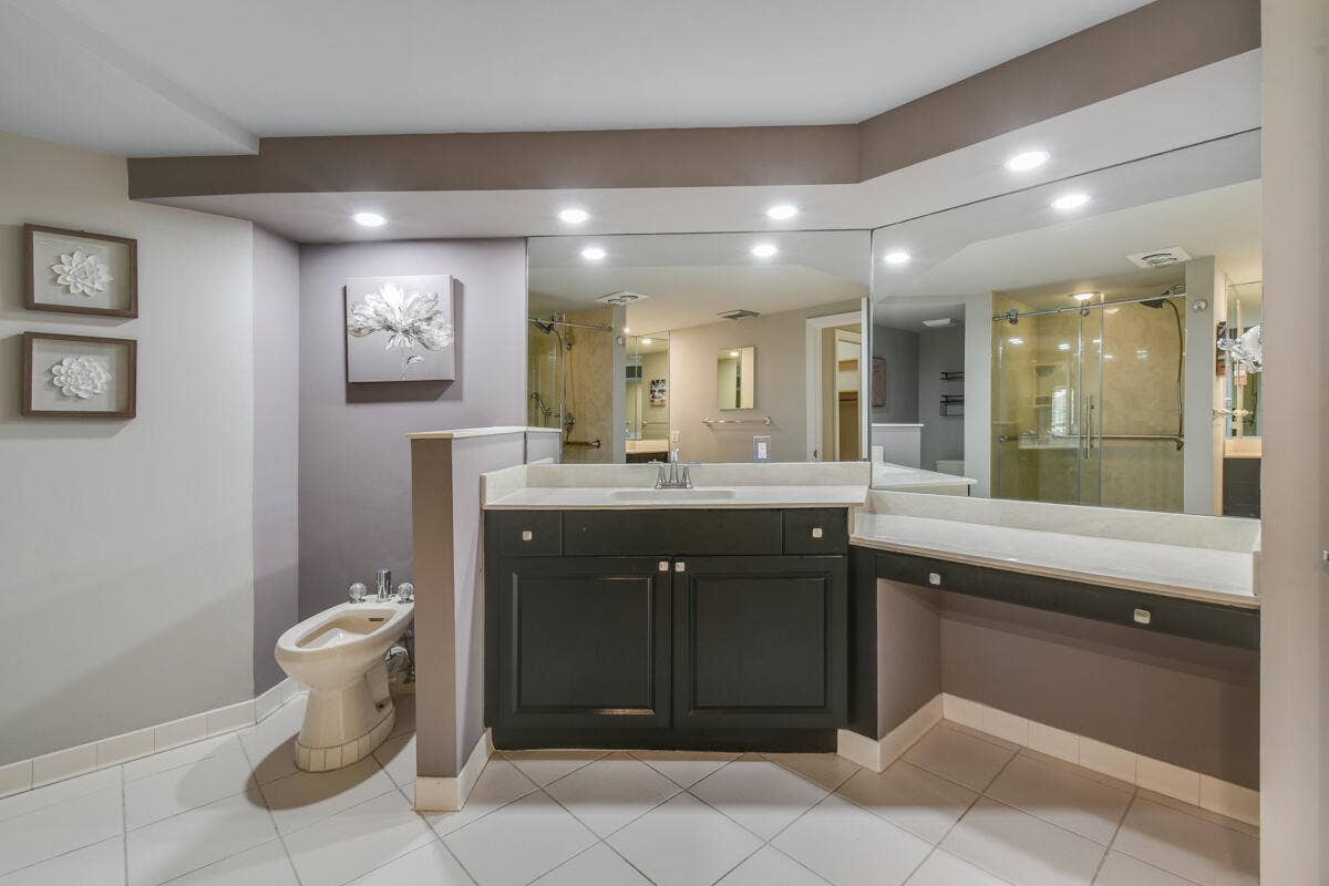 1117 Marine Way E, #K2l, North Palm Beach, FL 33408 Master Bath Second Vanity