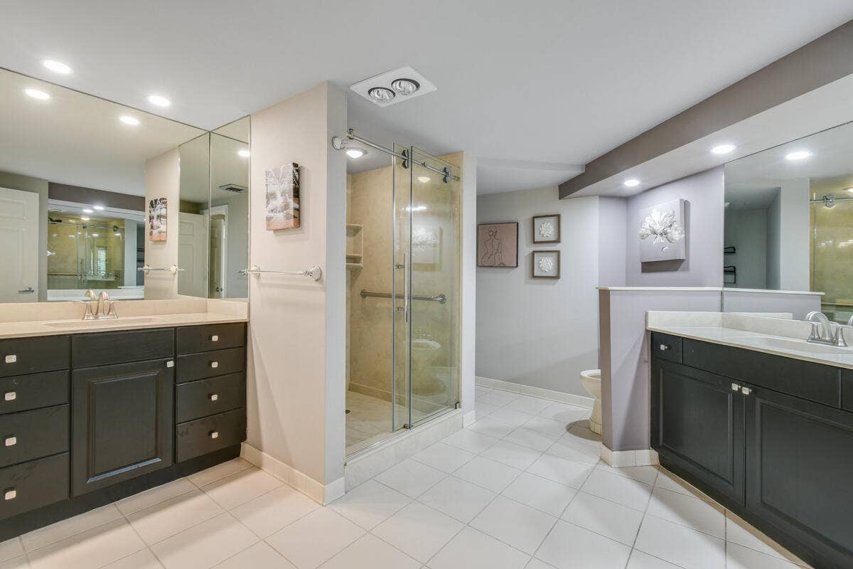 1117 Marine Way E, #K2l, North Palm Beach, FL 33408 Master Full Bath - ensuite
