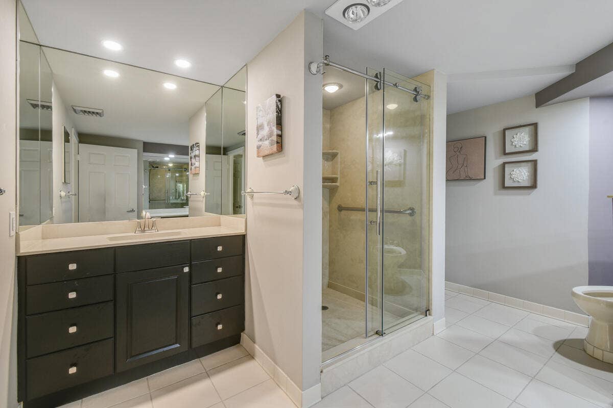 1117 Marine Way E, #K2l, North Palm Beach, FL 33408 Master Bath Shower