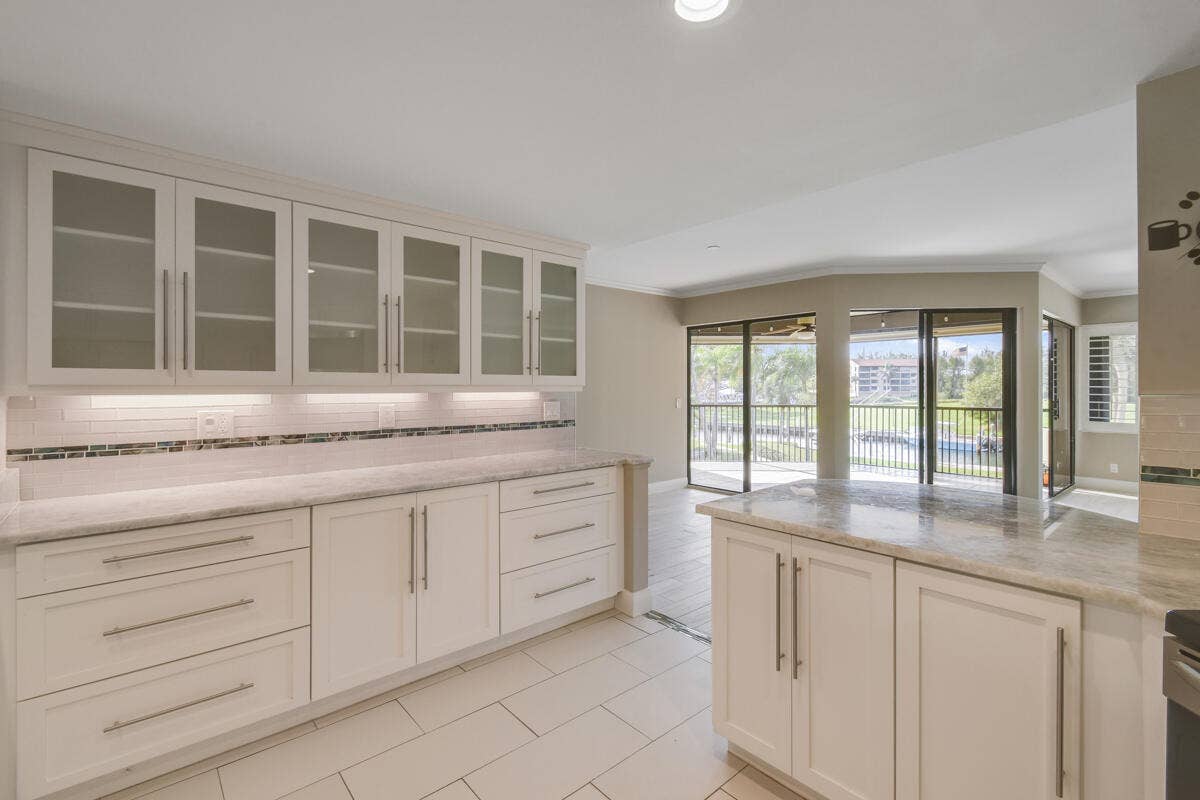 1117 Marine Way E, #K2l, North Palm Beach, FL 33408 Kitchen to Dining