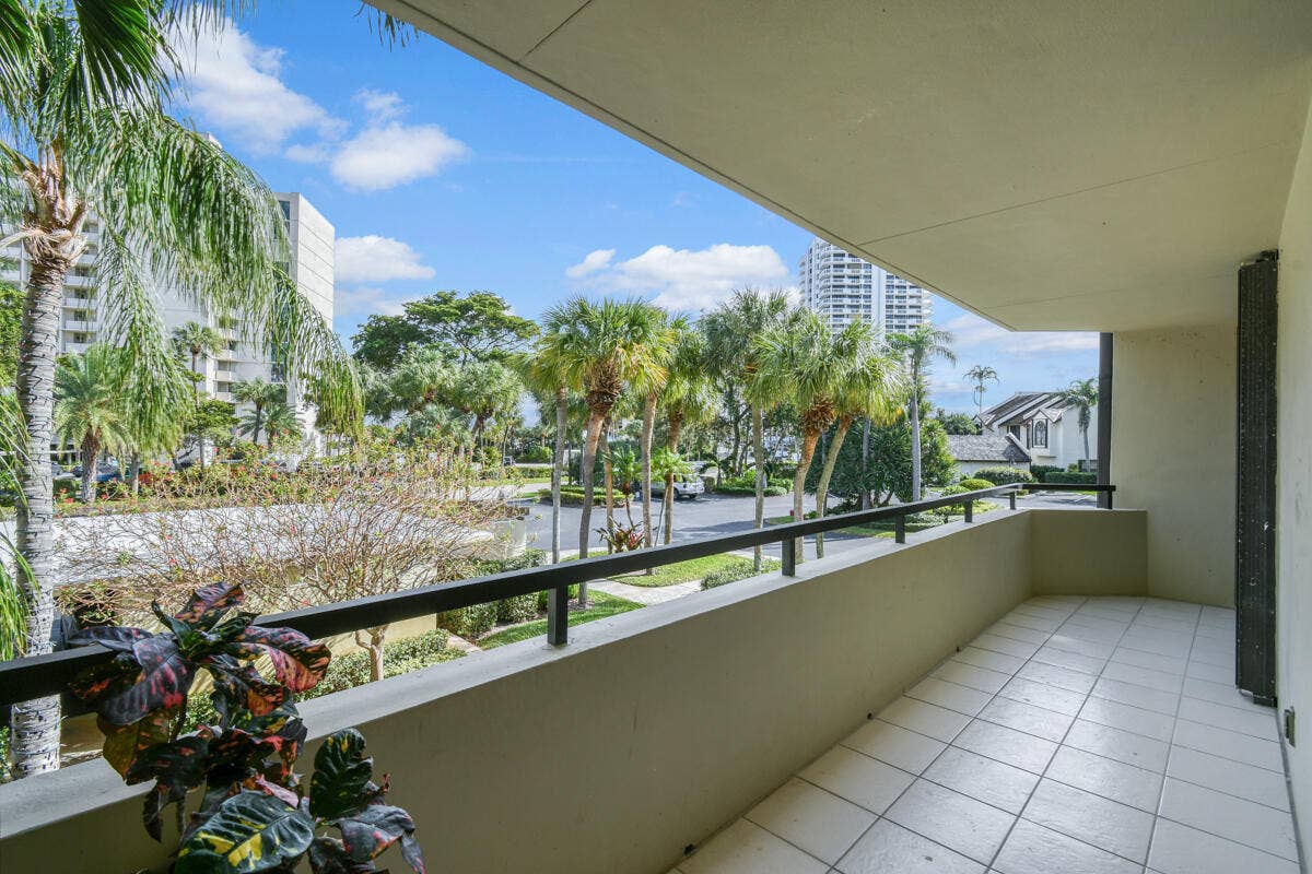 1117 Marine Way E, #K2l, North Palm Beach, FL 33408 Balcony - Family