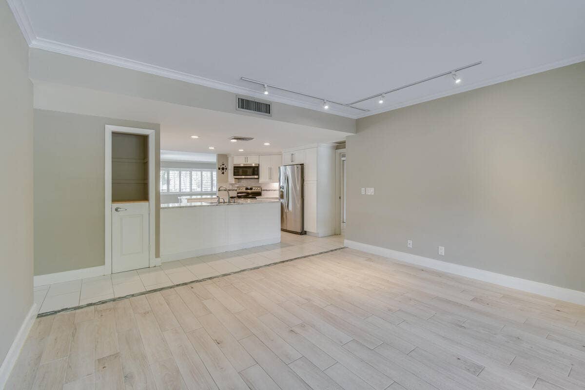 1117 Marine Way E, #K2l, North Palm Beach, FL 33408 Family to kitchen