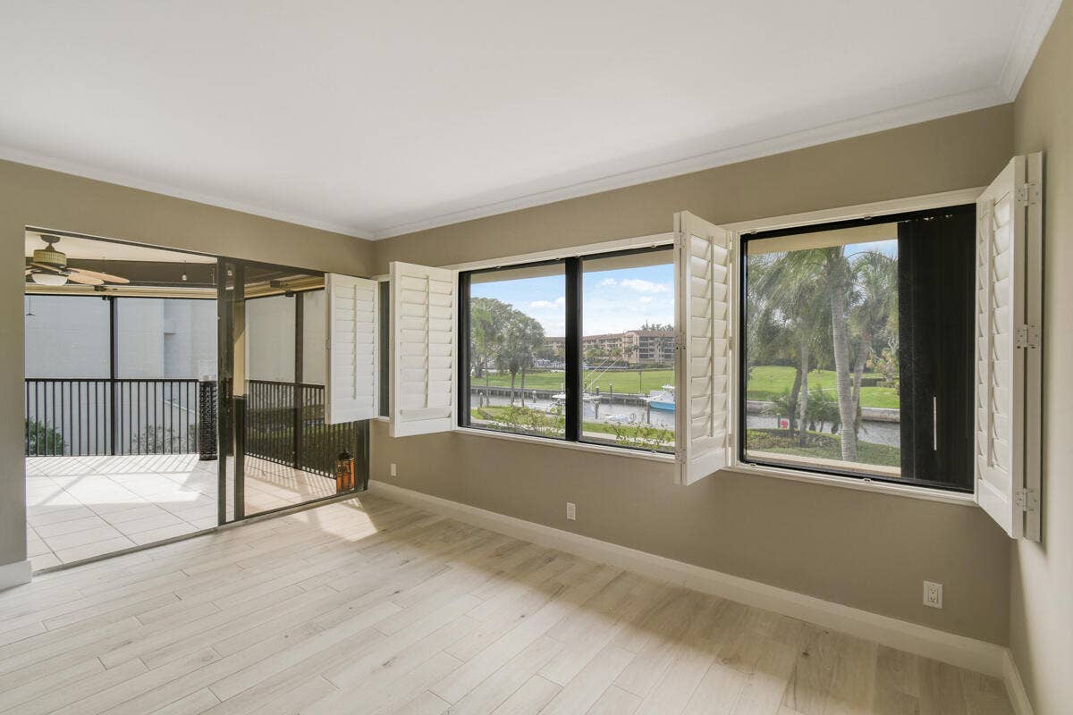 1117 Marine Way E, #K2l, North Palm Beach, FL 33408 Living to balcony
