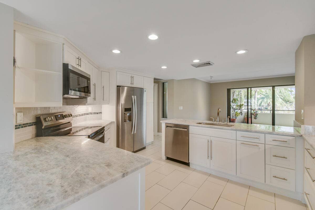 1117 Marine Way E, #K2l, North Palm Beach, FL 33408 Kitchen to Entry