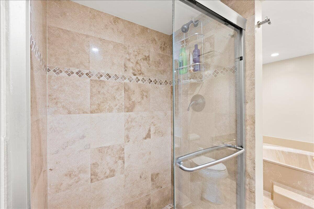 1167 Hillsboro Mile, #509, Hillsboro Beach, FL 33062 25-424A0317
