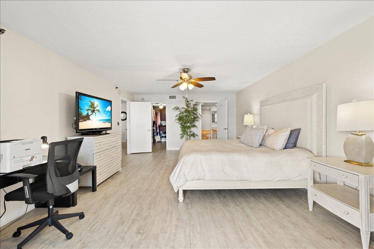 1167 Hillsboro Mile, #509, Hillsboro Beach, FL 33062 22-424A0292