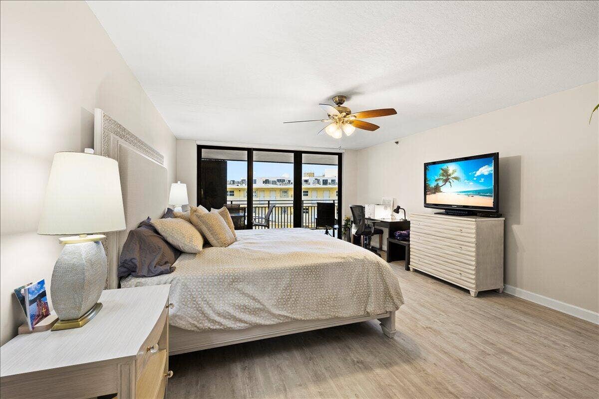 1167 Hillsboro Mile, #509, Hillsboro Beach, FL 33062 21-424A0307