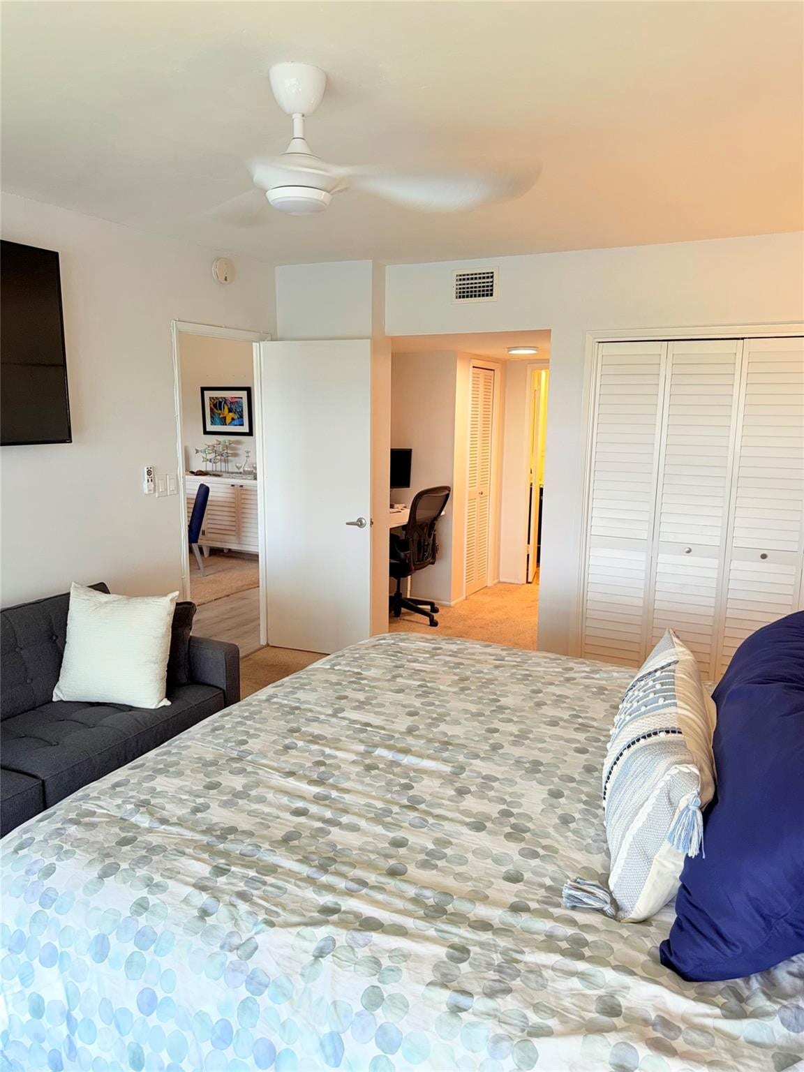 2801 N Palm Aire Drive, #604, Pompano Beach, FL 33069 Bedroom to Living Room