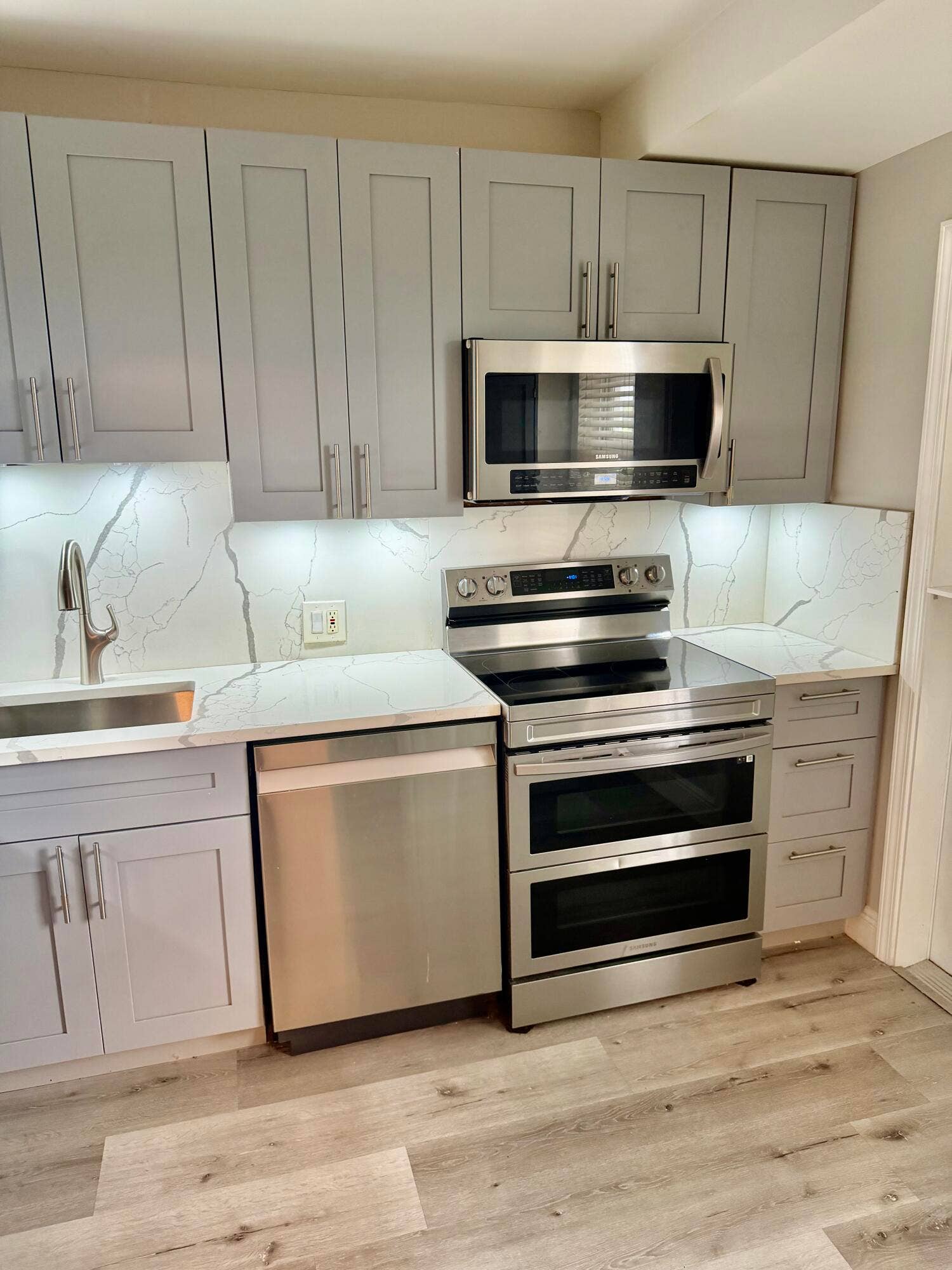 2801 N Palm Aire Drive, #604, Pompano Beach, FL 33069 Kitchen