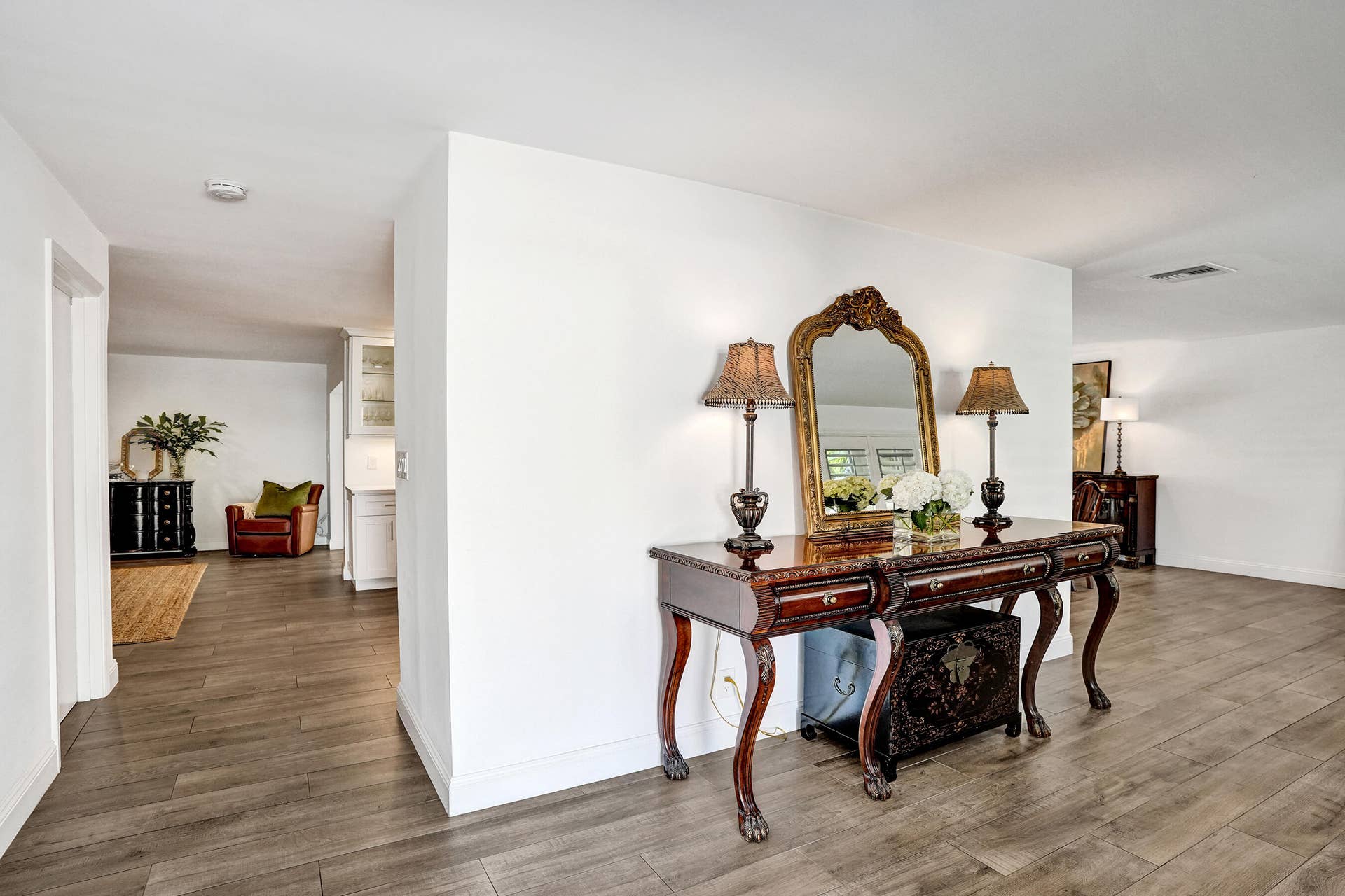 4240 NE 28th Avenue, Fort Lauderdale, FL 33308 Entry