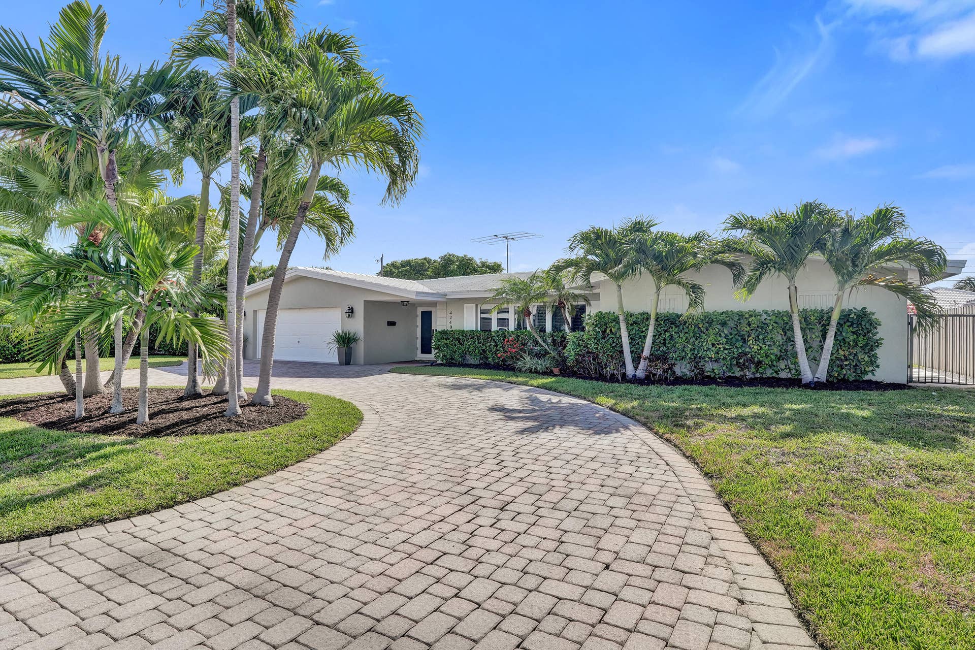 4240 NE 28th Avenue, Fort Lauderdale, FL 33308 DSC04776