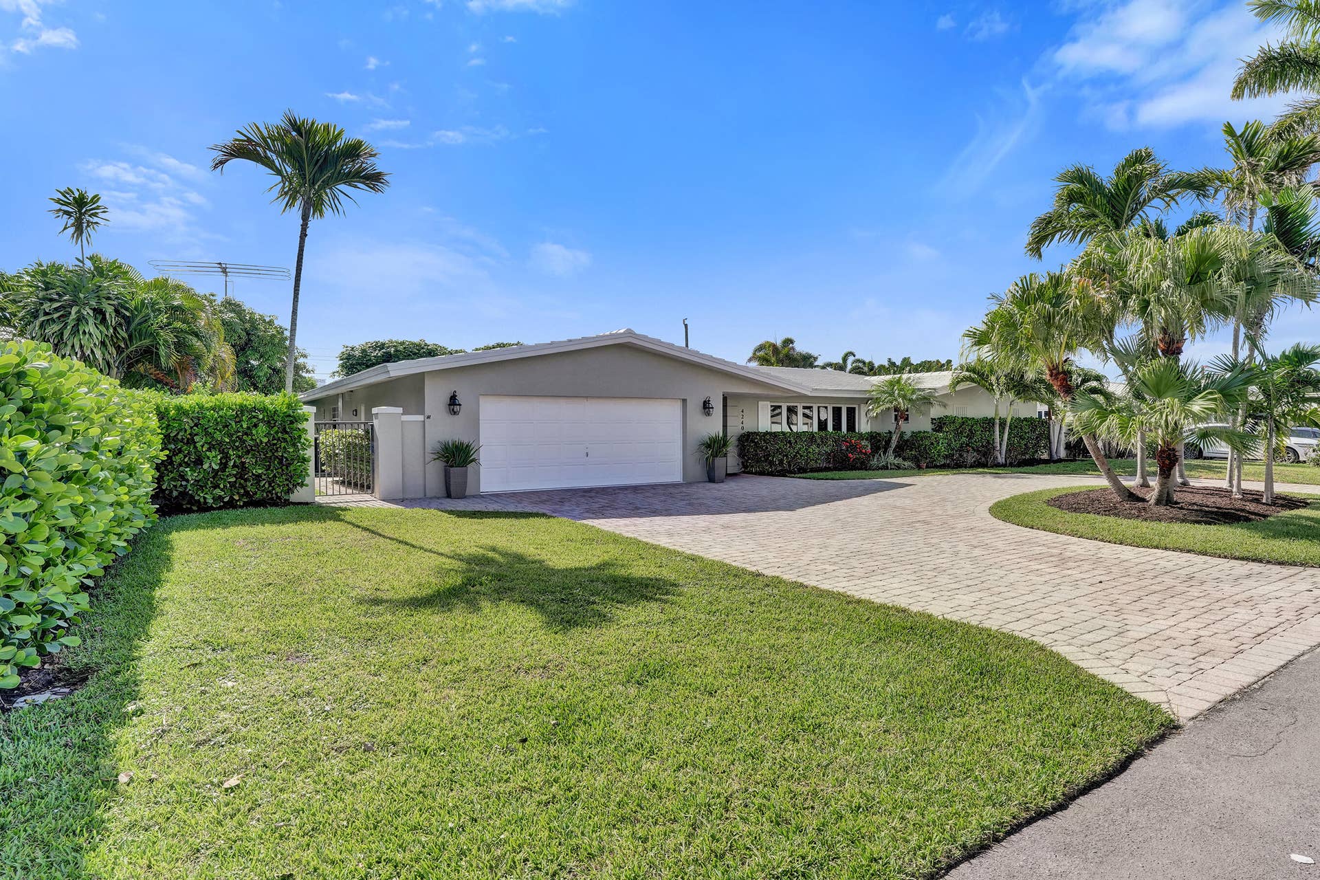 4240 NE 28th Avenue, Fort Lauderdale, FL 33308 DSC04770