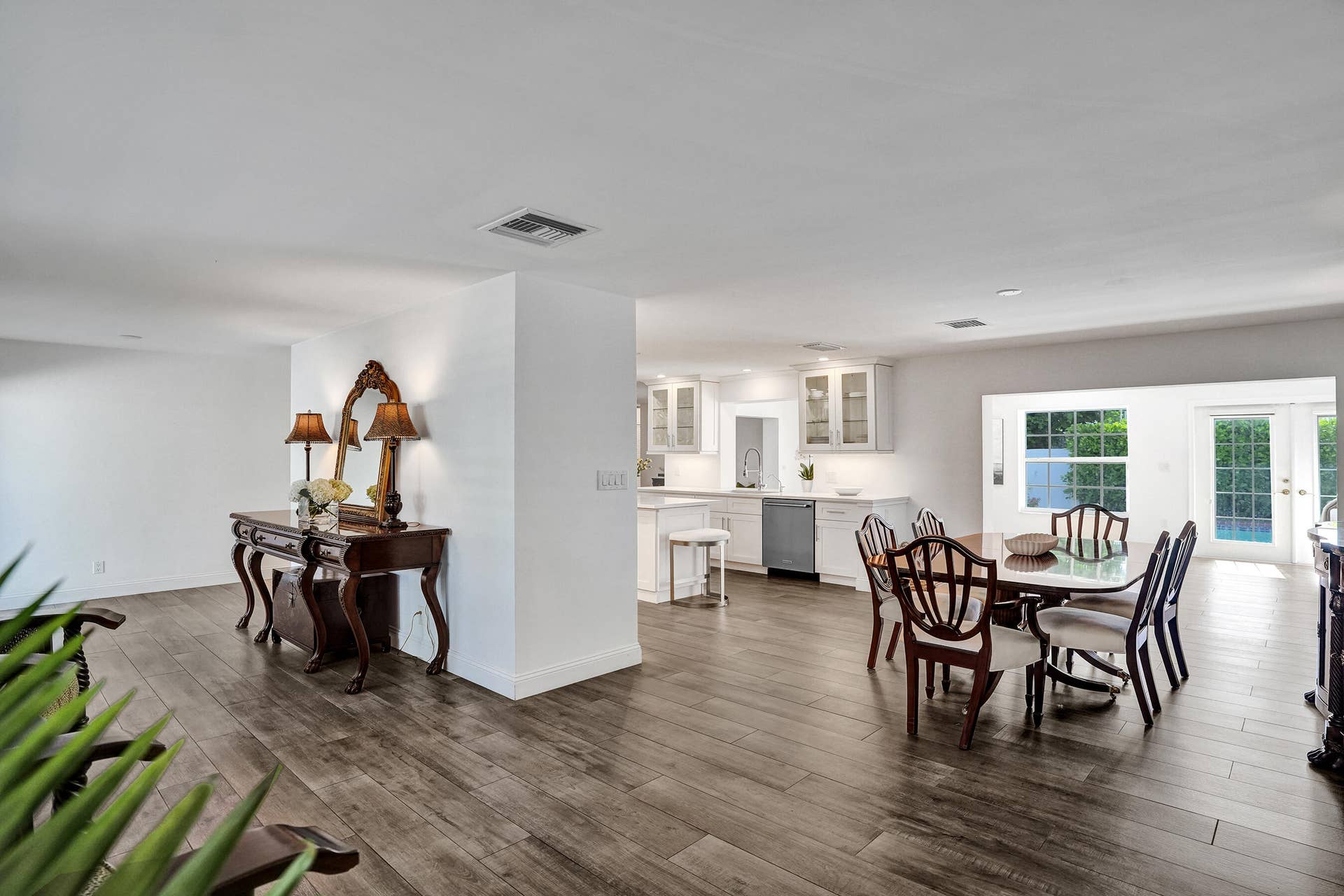 4240 NE 28th Avenue, Fort Lauderdale, FL 33308 DSC04827