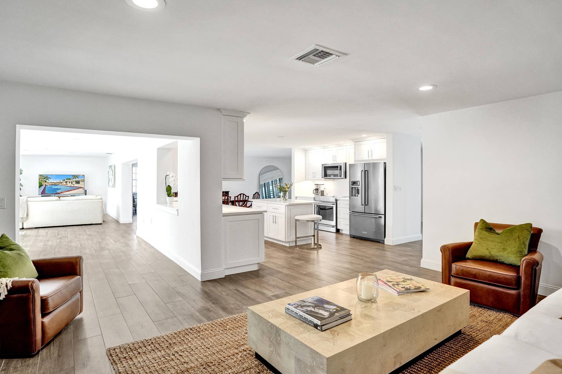 4240 NE 28th Avenue, Fort Lauderdale, FL 33308 DSC04860