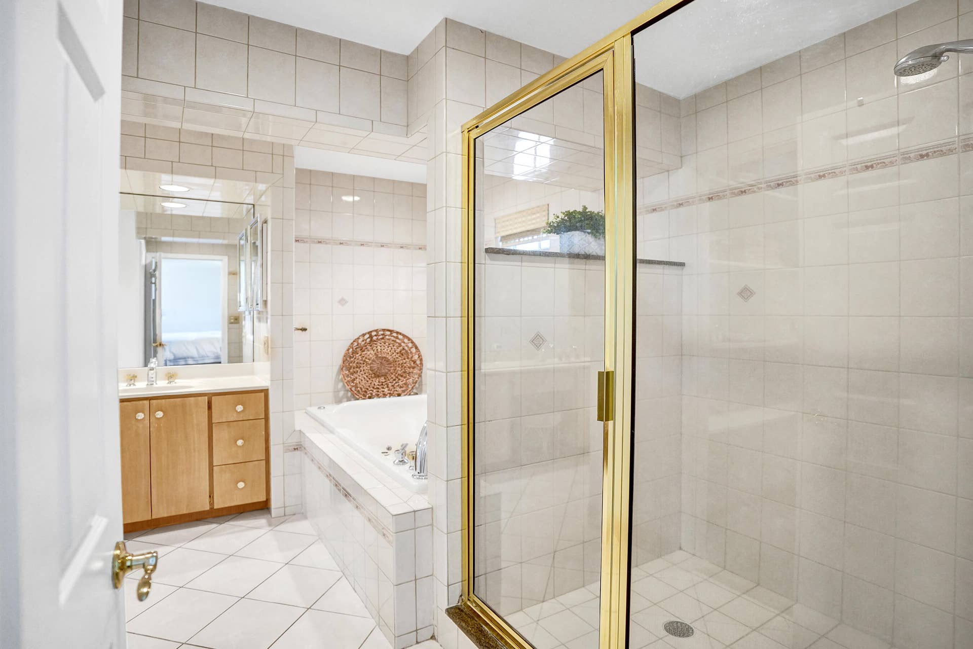4240 NE 28th Avenue, Fort Lauderdale, FL 33308 Master Bath