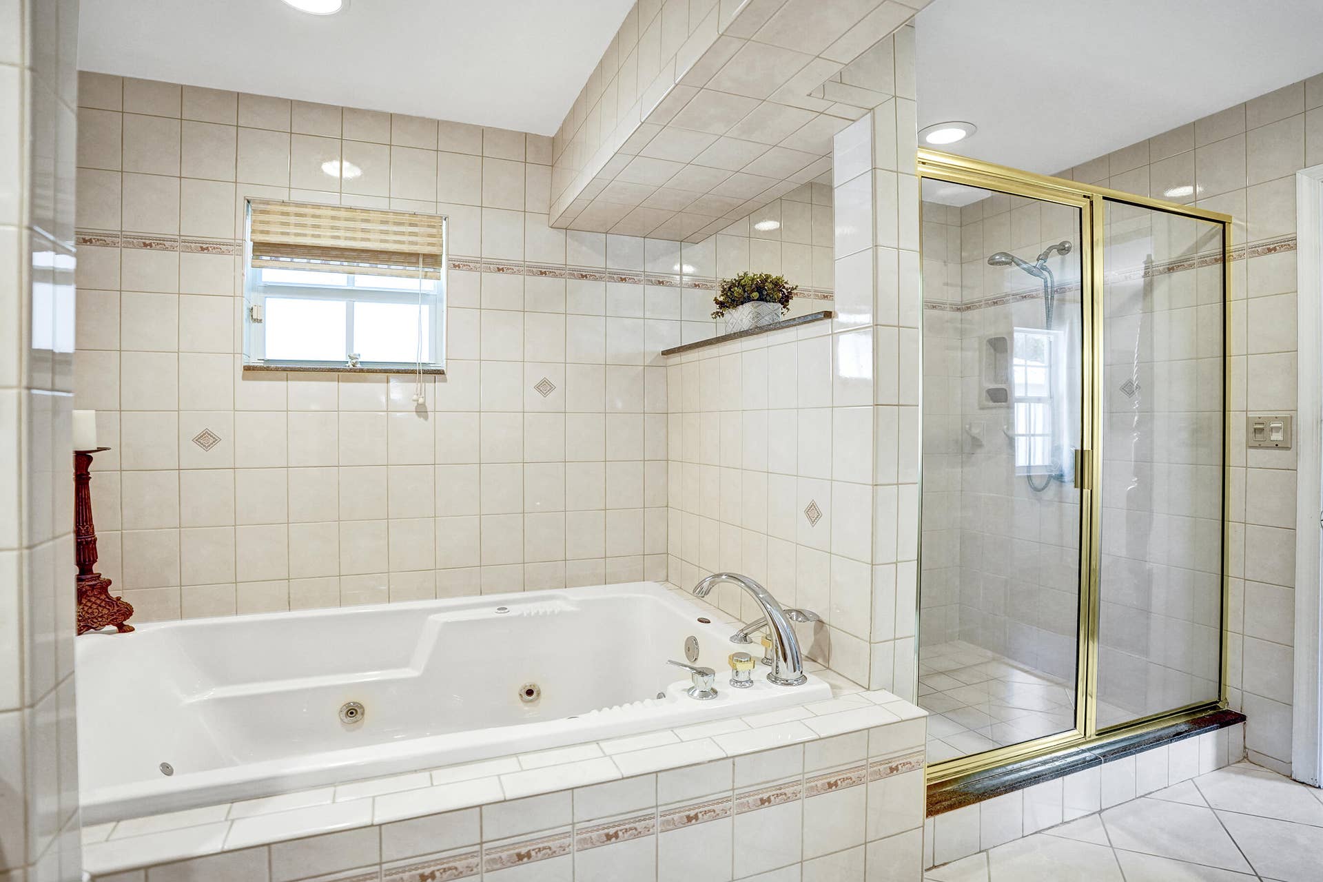 4240 NE 28th Avenue, Fort Lauderdale, FL 33308 Master Bath-very large and hard to properly photograph