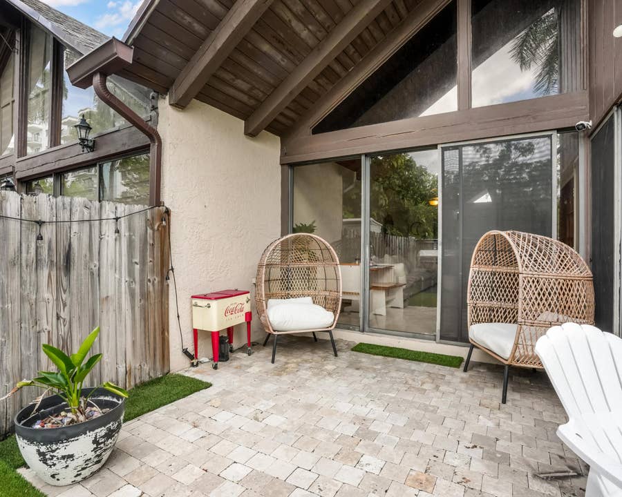 Property photo for 407 N University Drive, Plantation, FL