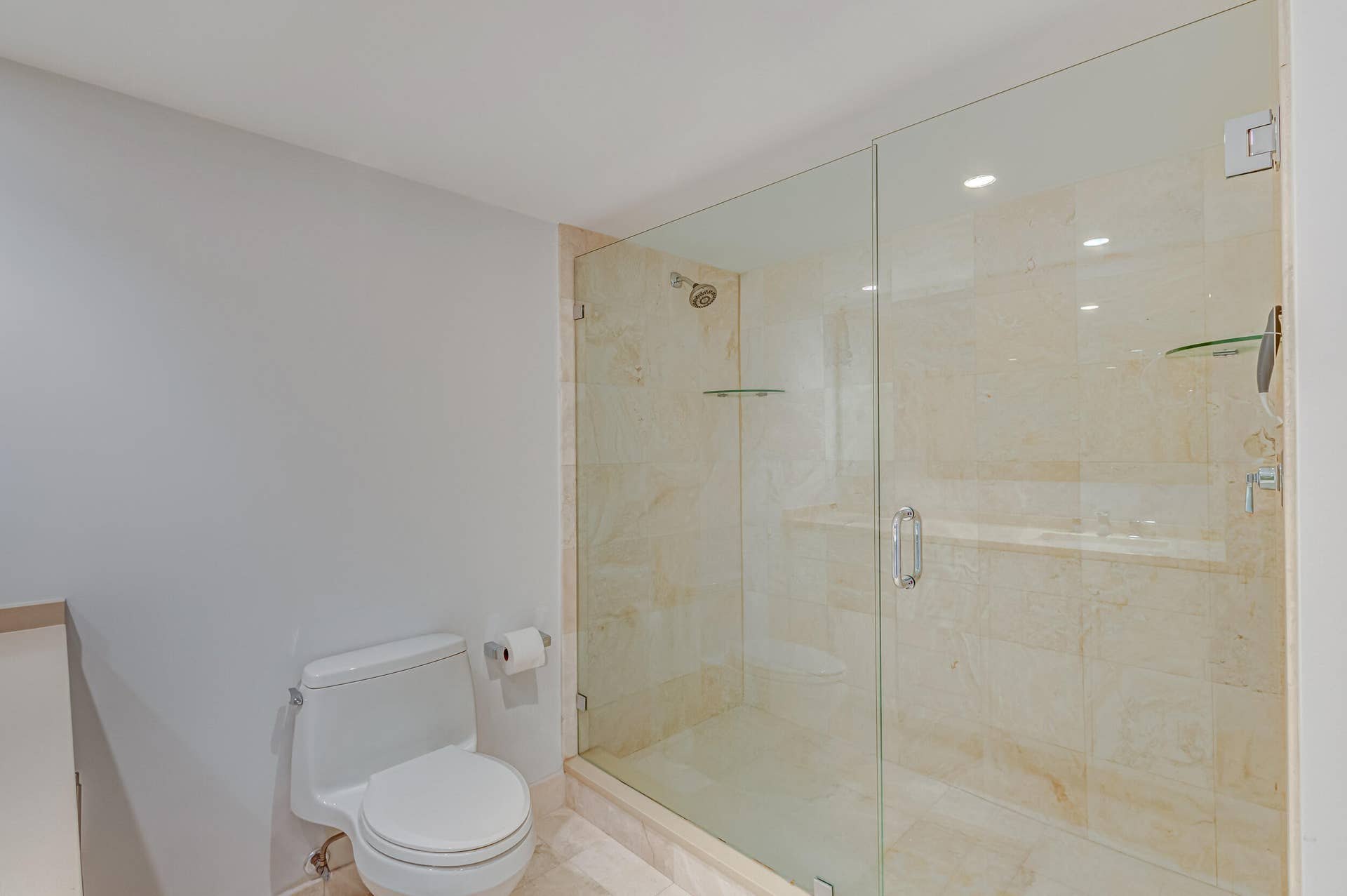 5510 N Ocean Drive, #24d, Singer Island, FL 33404 BATH