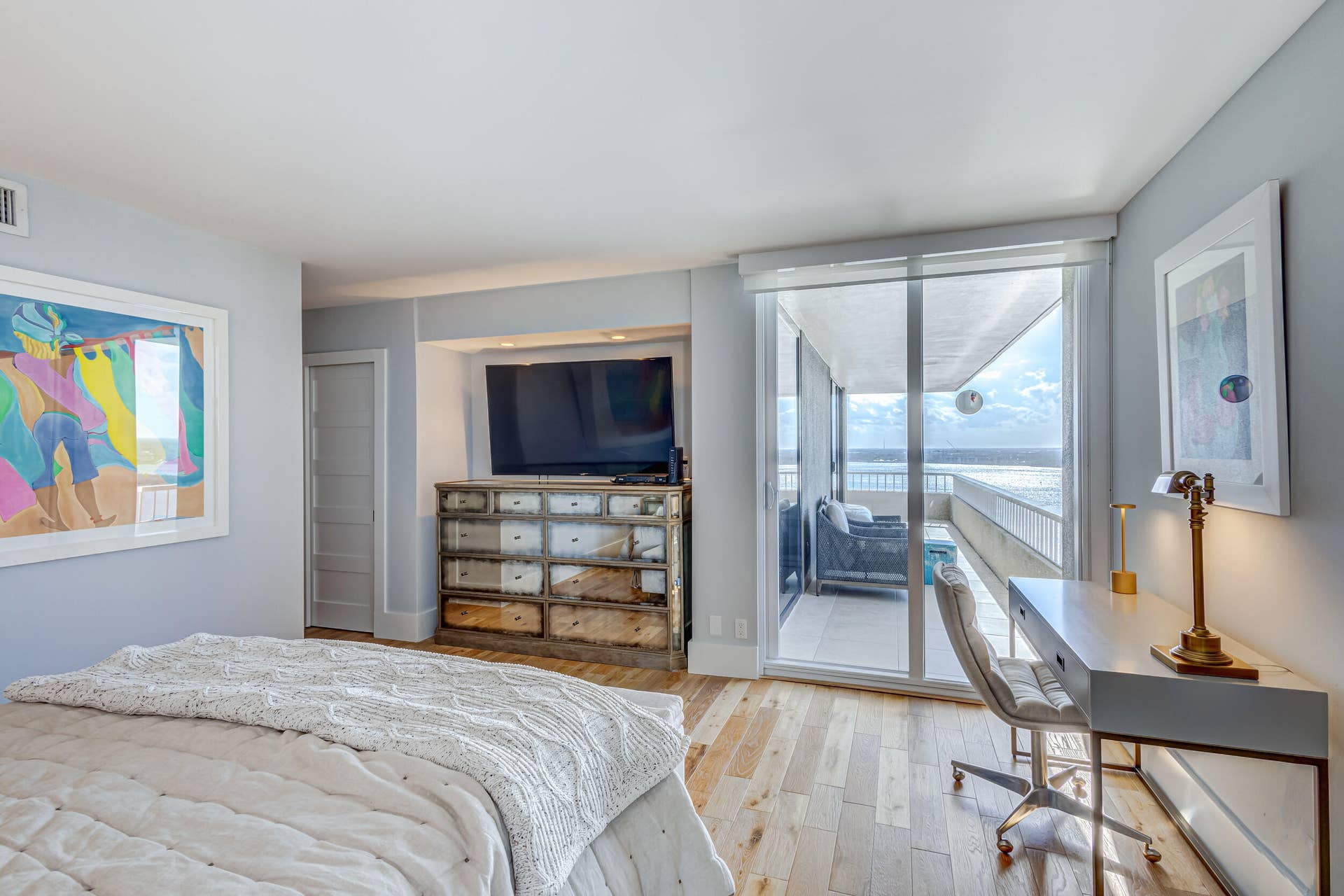 5510 N Ocean Drive, #24d, Singer Island, FL 33404 MASTER BED