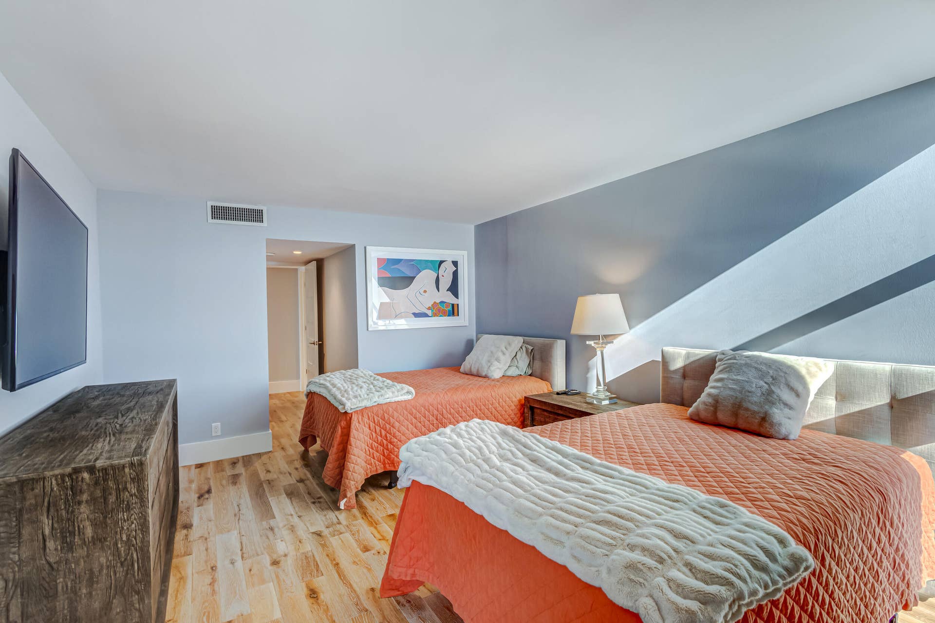5510 N Ocean Drive, #24d, Singer Island, FL 33404 GUEST BED