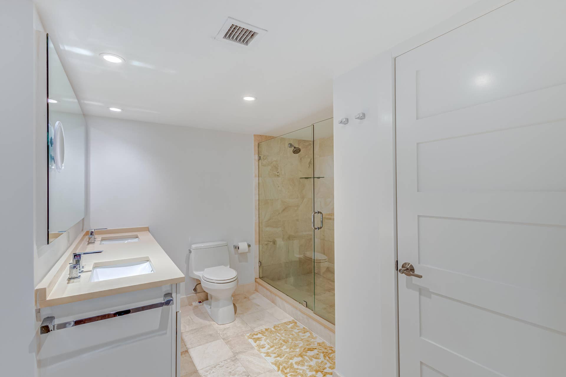 5510 N Ocean Drive, #24d, Singer Island, FL 33404 BATHROOM