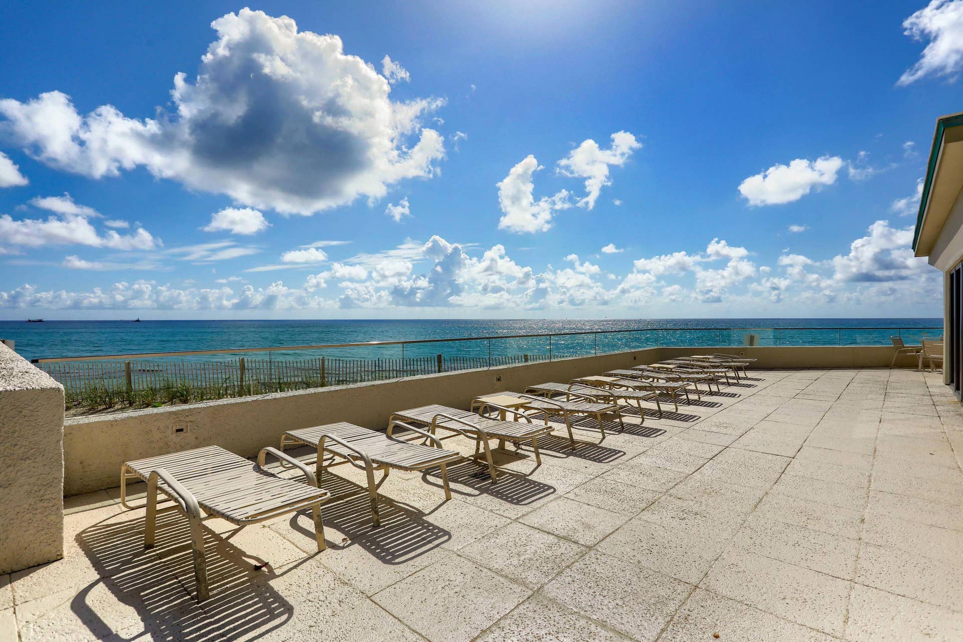 5510 N Ocean Drive, #24d, Singer Island, FL 33404 SUN DECK
