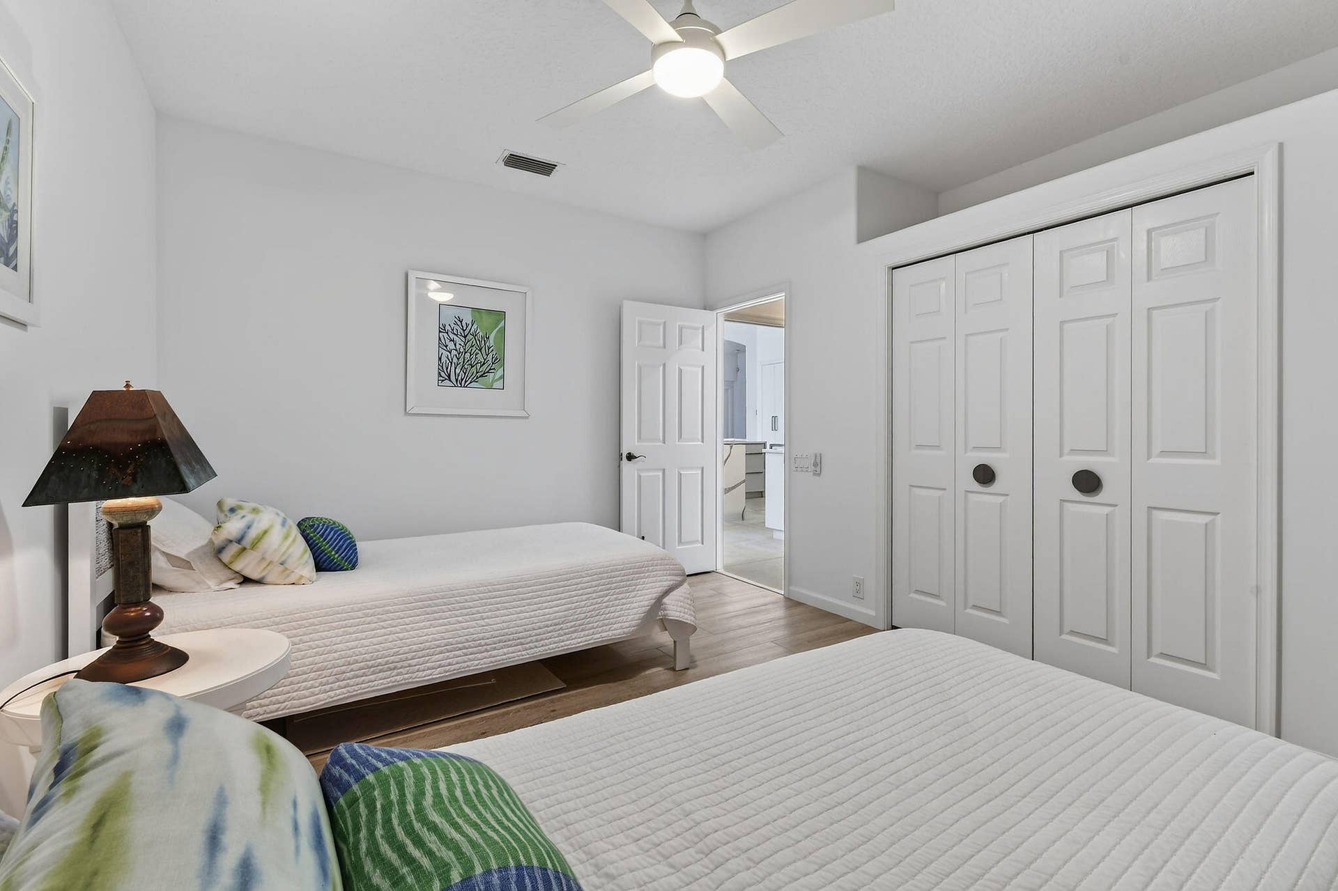 8091SEWoodlakeLane(61)