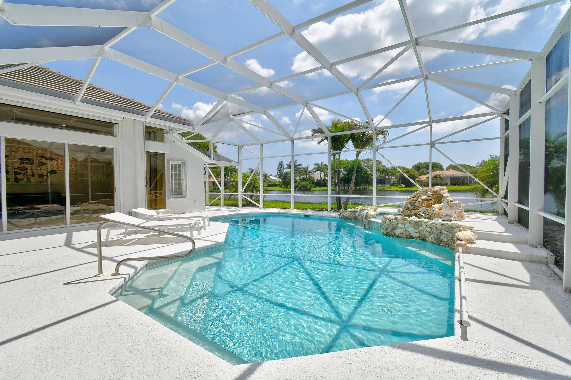 8091SEWoodlakeLane(74)