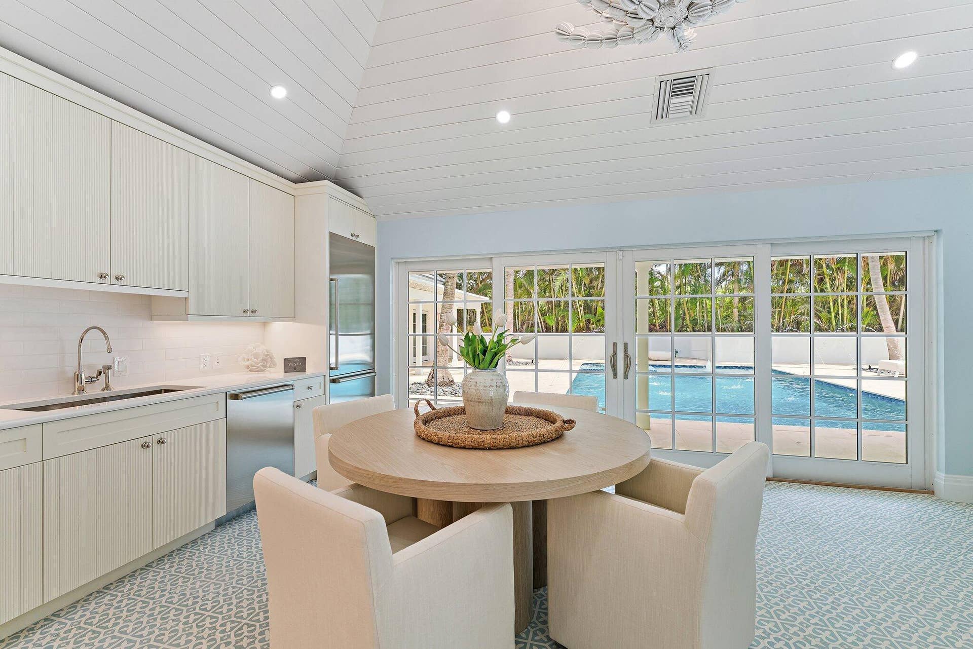 43 N Beach Road, Hobe Sound, FL 33455 Cabana Kitchen/Great Room