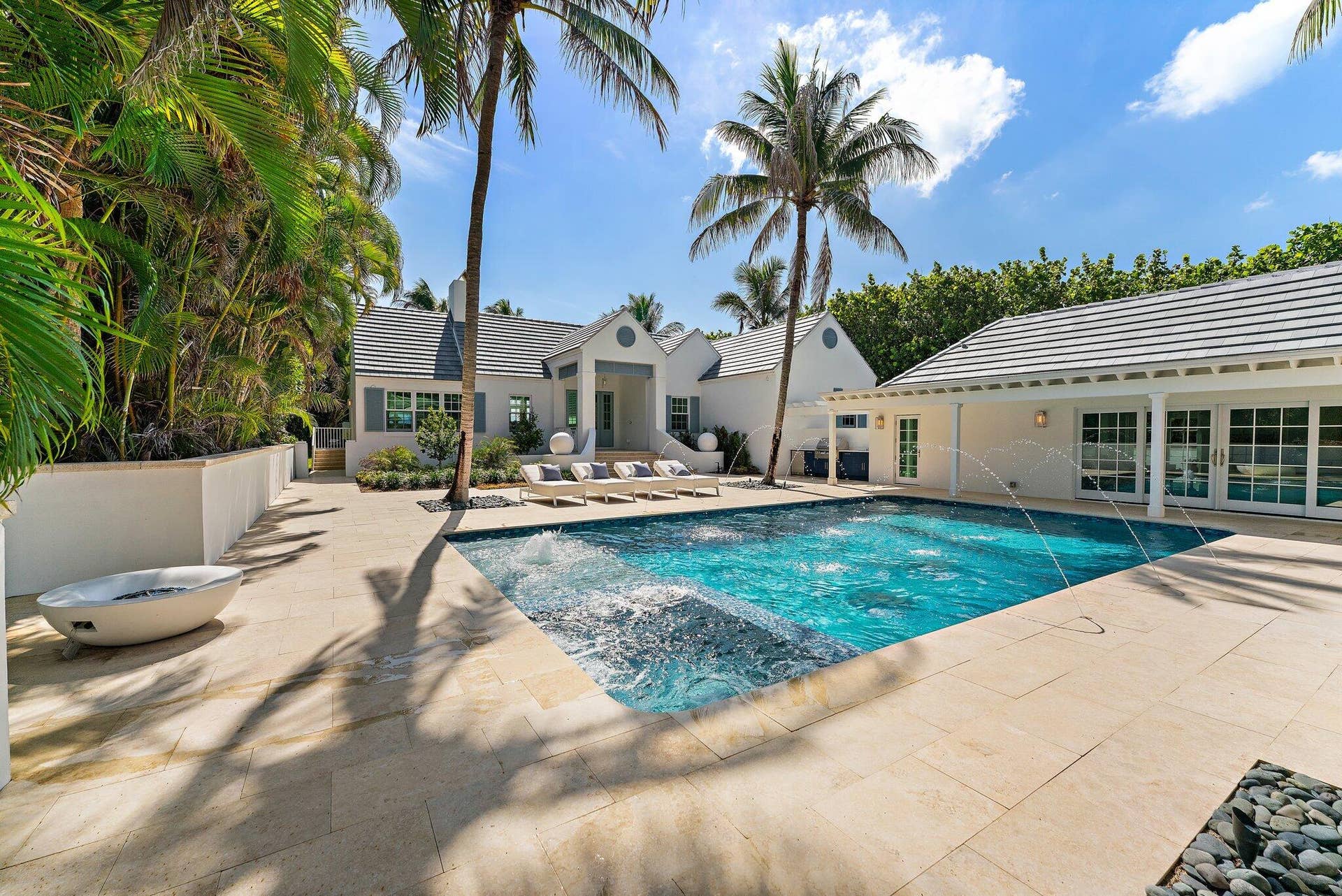43 N Beach Road, Hobe Sound, FL 33455 Pool & Deck