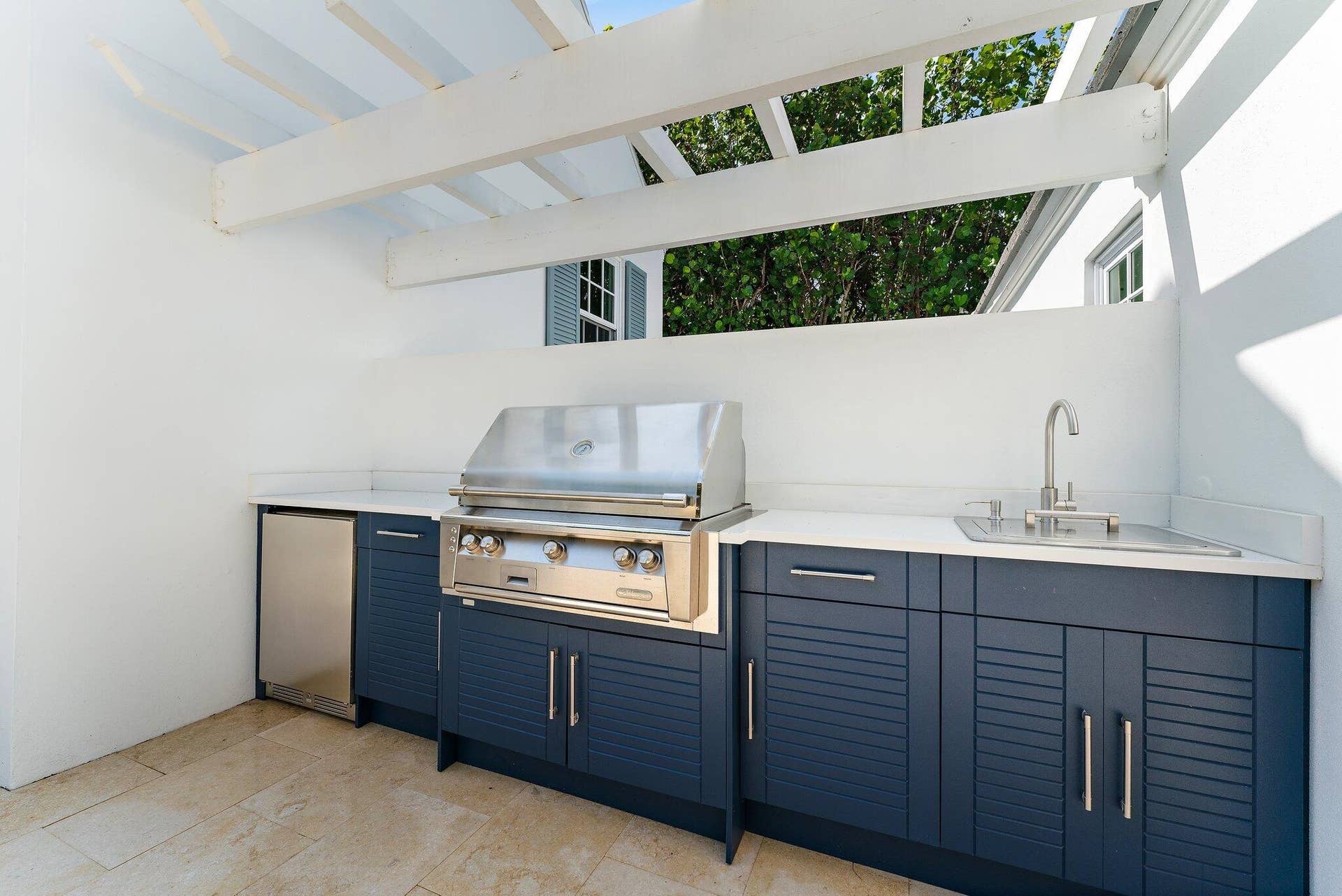 43 N Beach Road, Hobe Sound, FL 33455 BBQ