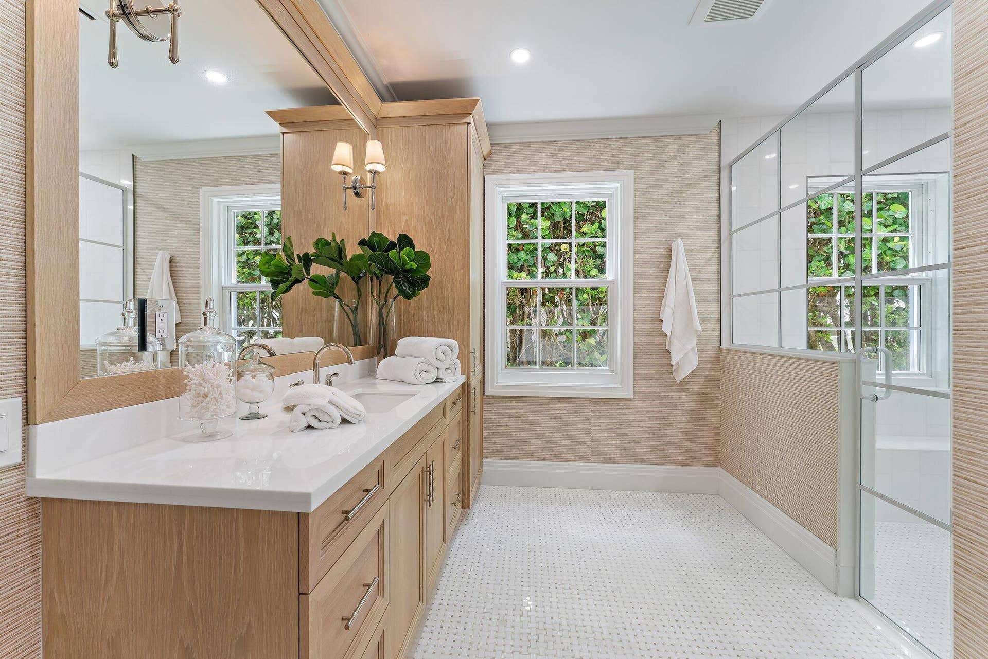 43 N Beach Road, Hobe Sound, FL 33455 His Primary Bath