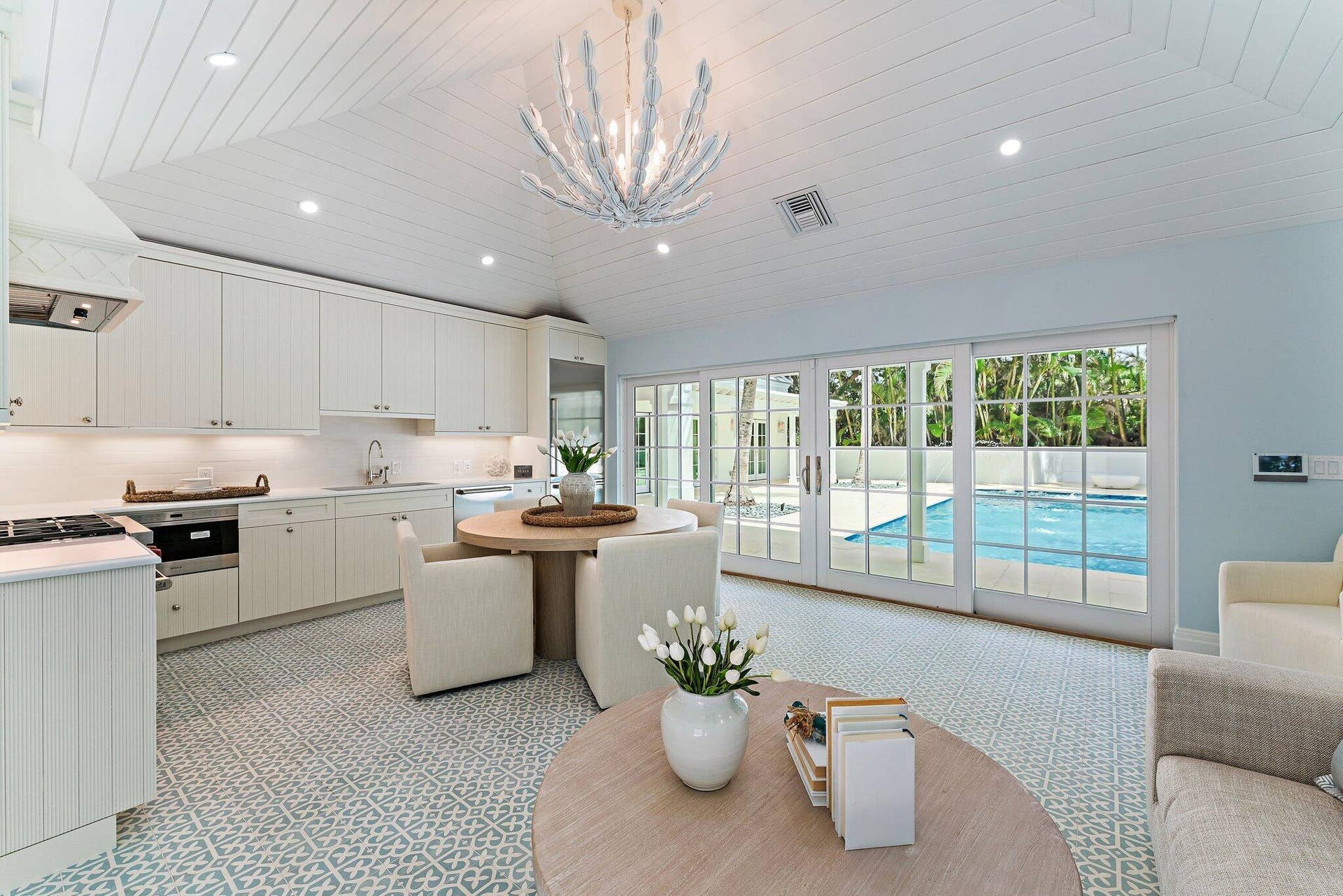 43 N Beach Road, Hobe Sound, FL 33455 Cabana Kitchen/Great Room