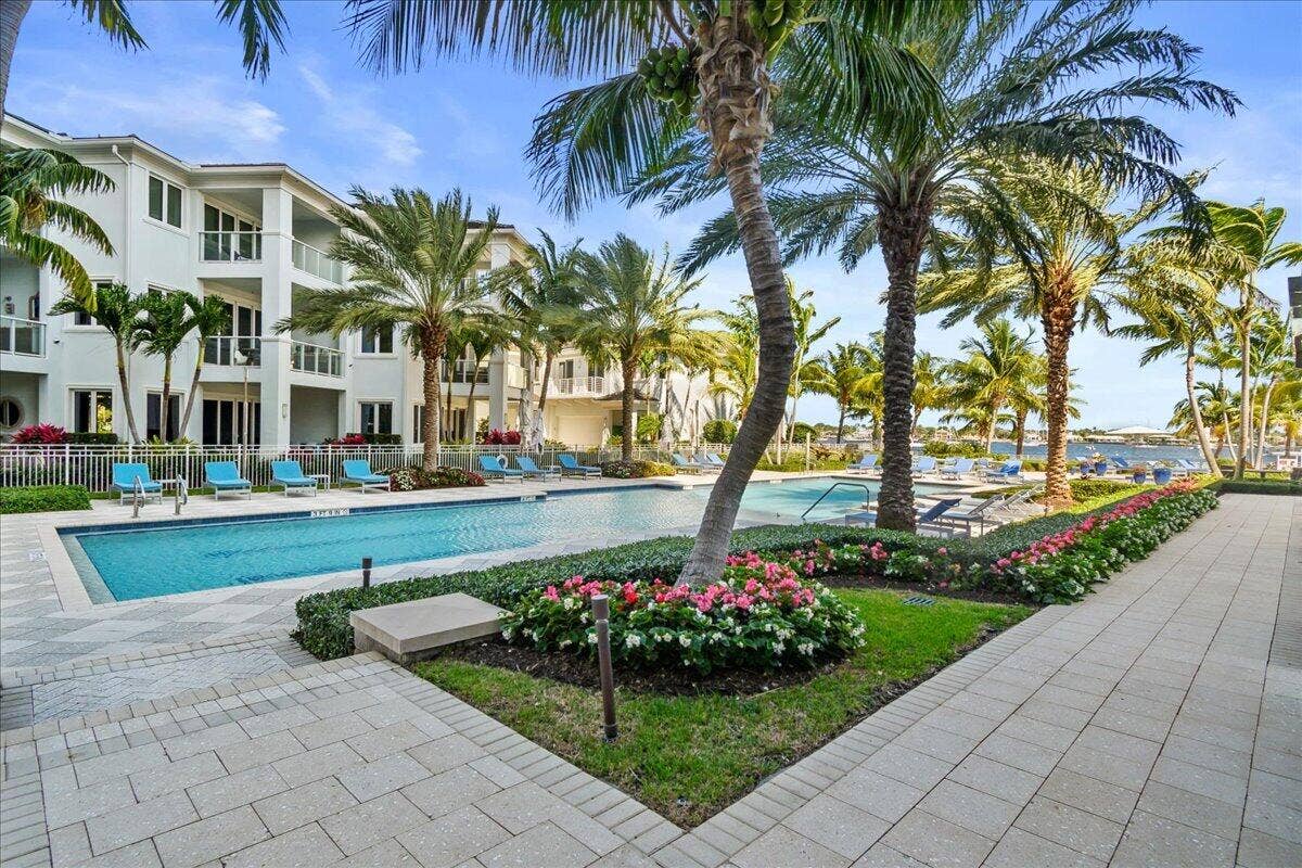 1 Water Club Way, #604, North Palm Beach, FL 33408 Lap pool