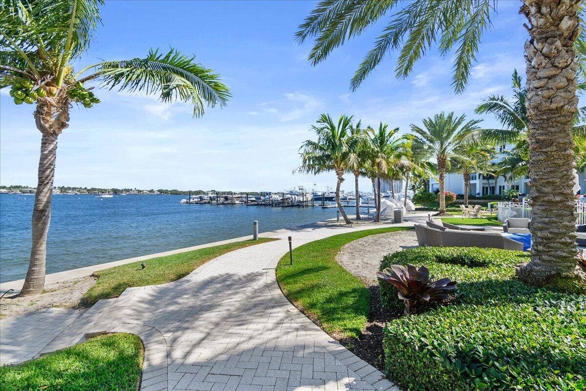 1 Water Club Way, #604, North Palm Beach, FL 33408 Firepit/Intracoastal