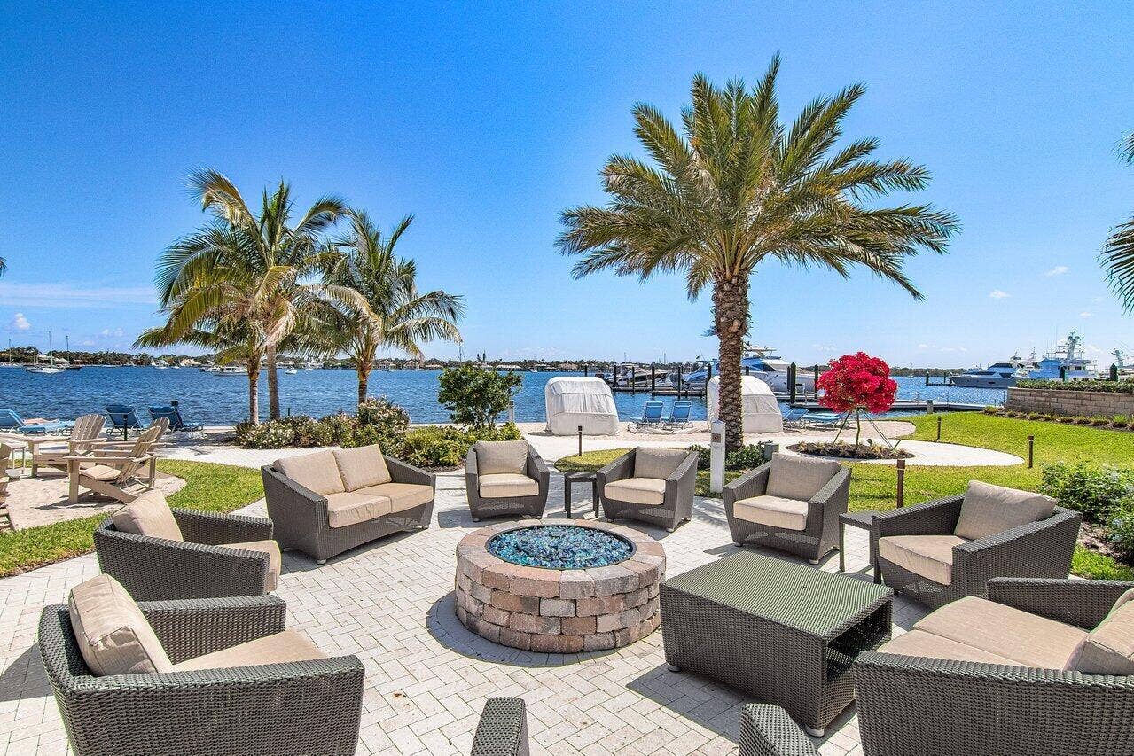 1 Water Club Way, #604, North Palm Beach, FL 33408 Fire pit